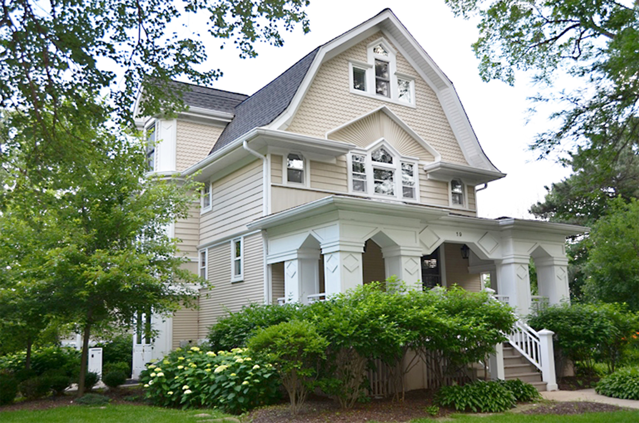 19 N Grant St, Hinsdale, IL for Rent