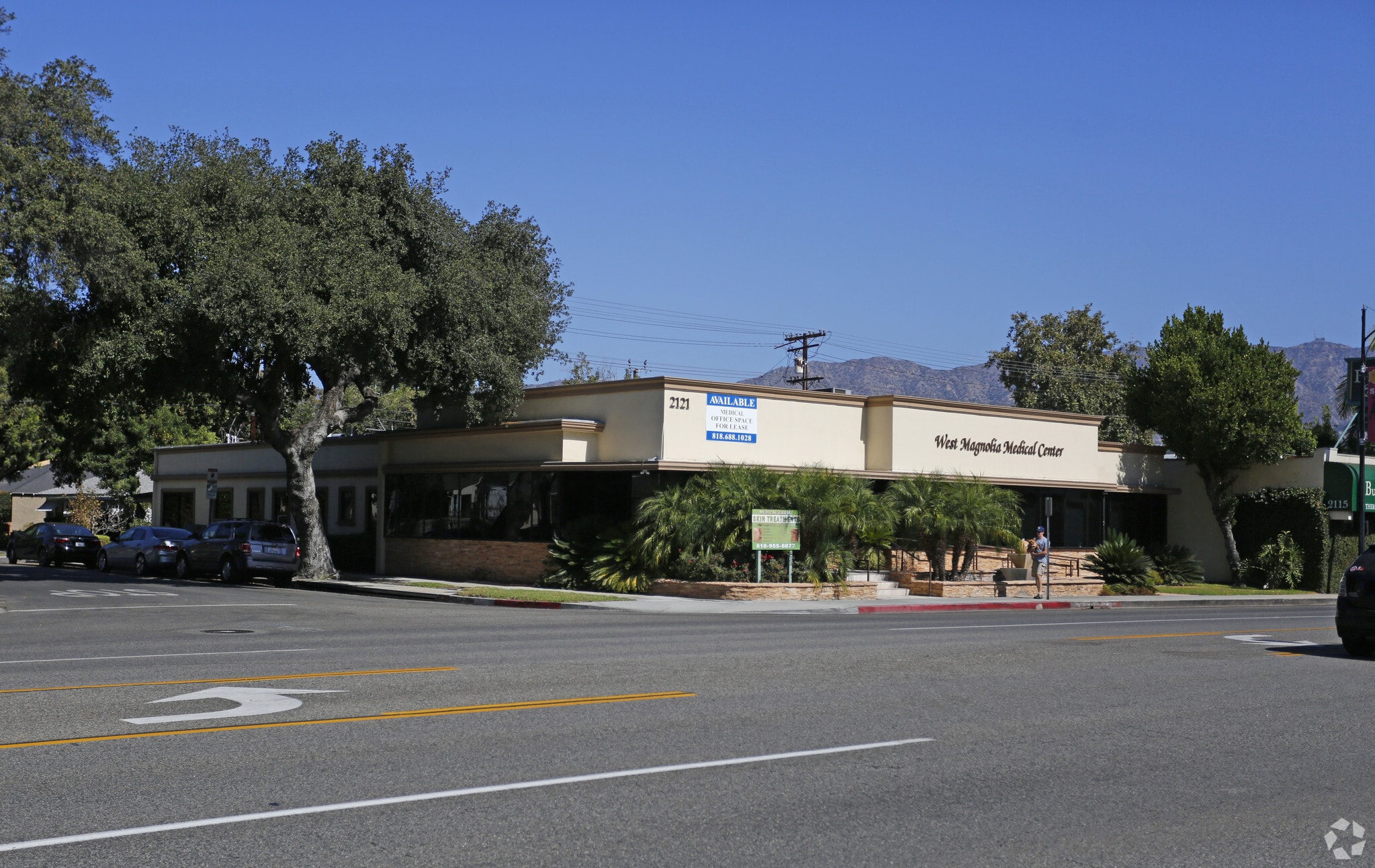 2121 W Magnolia Blvd, Burbank, CA for Rent