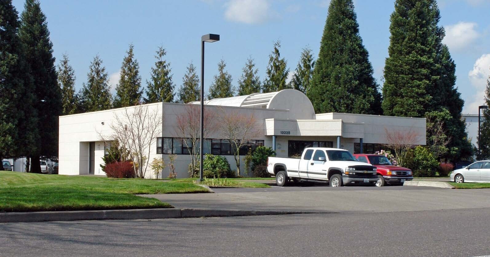 13225 N Columbia Blvd, Portland, OR for Sale