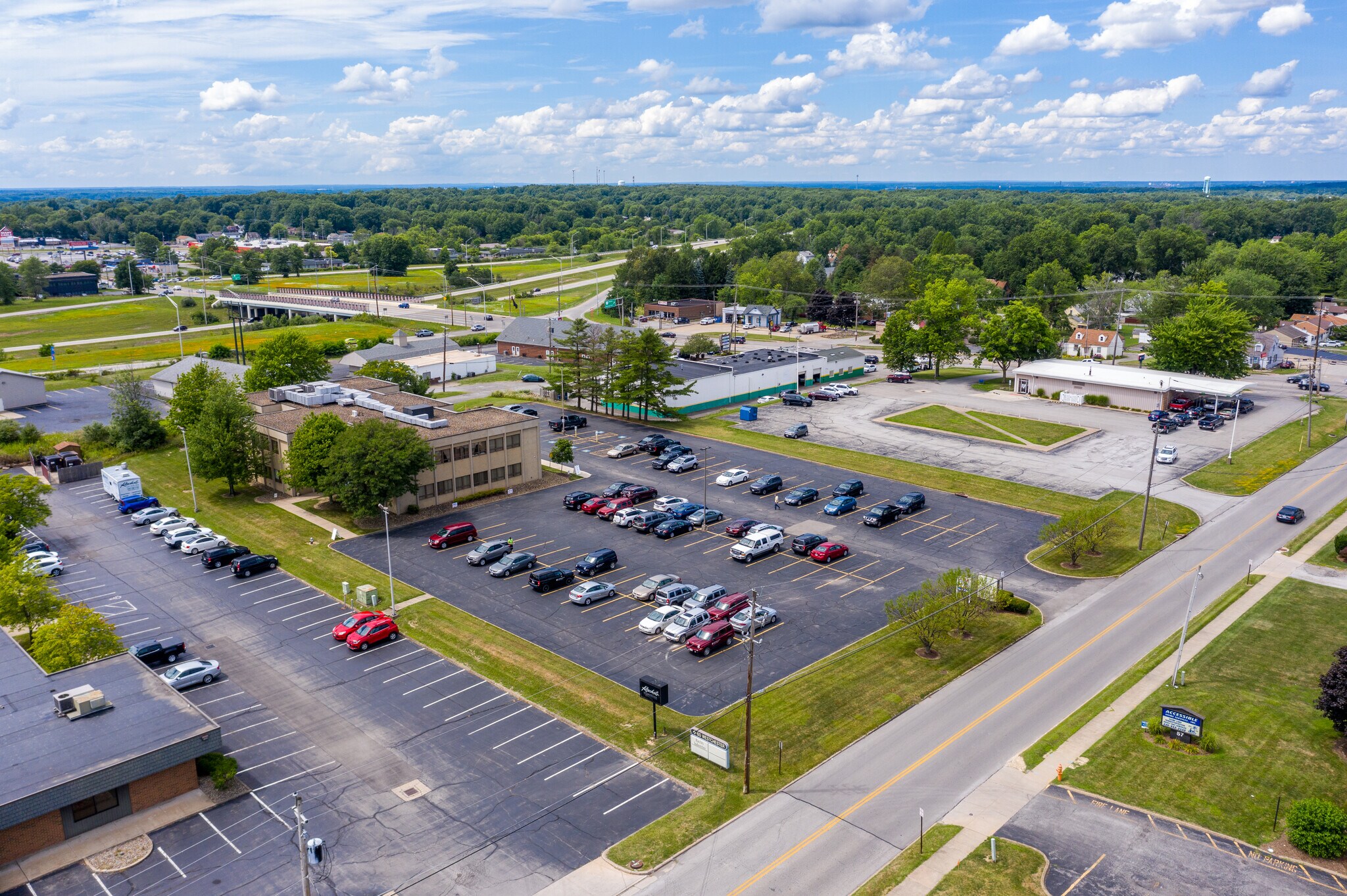 50 Westchester Dr Youngstown, OH 44515 Office Property for Lease on