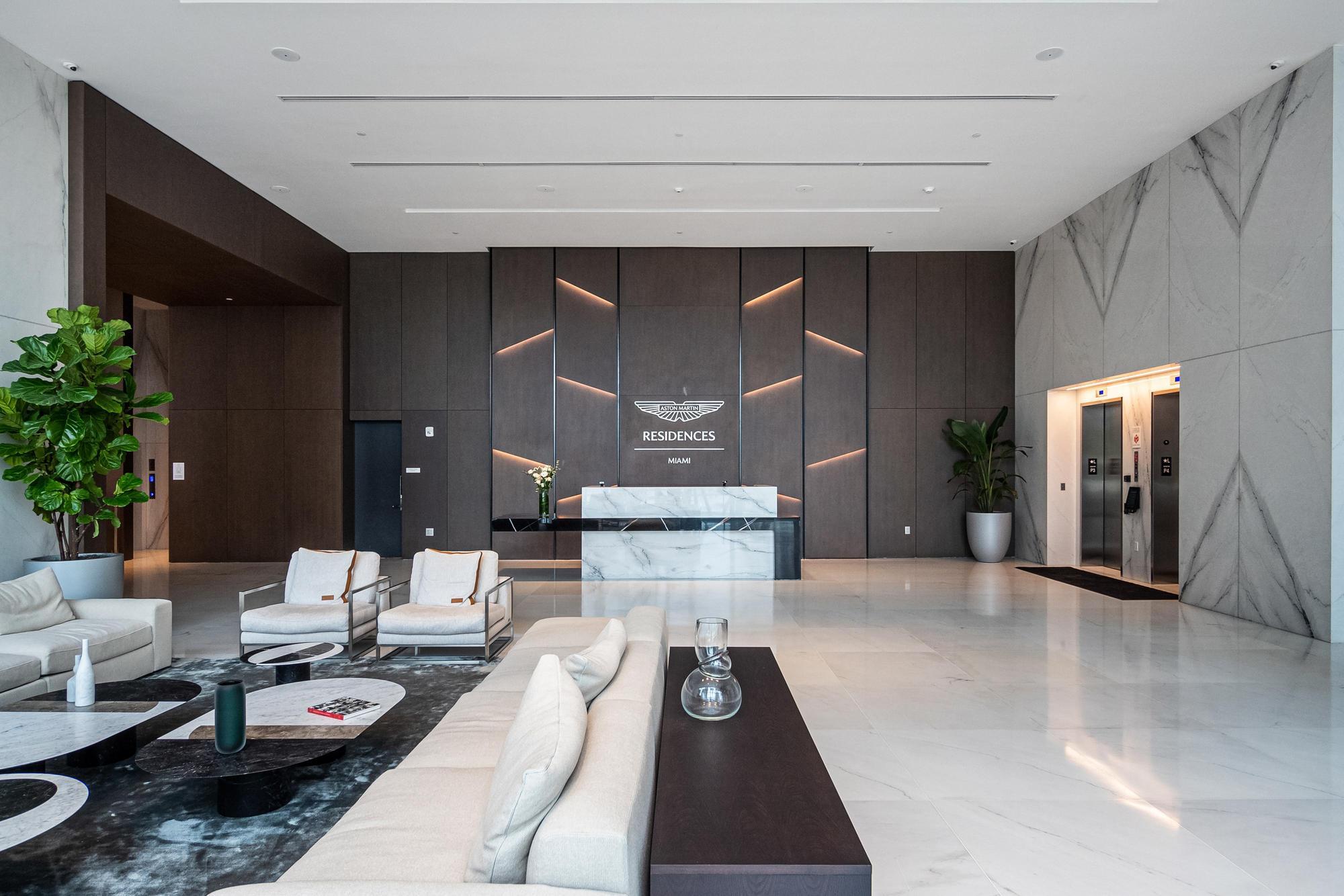 300 Biscayne Boulevard Way, Miami, FL for Rent