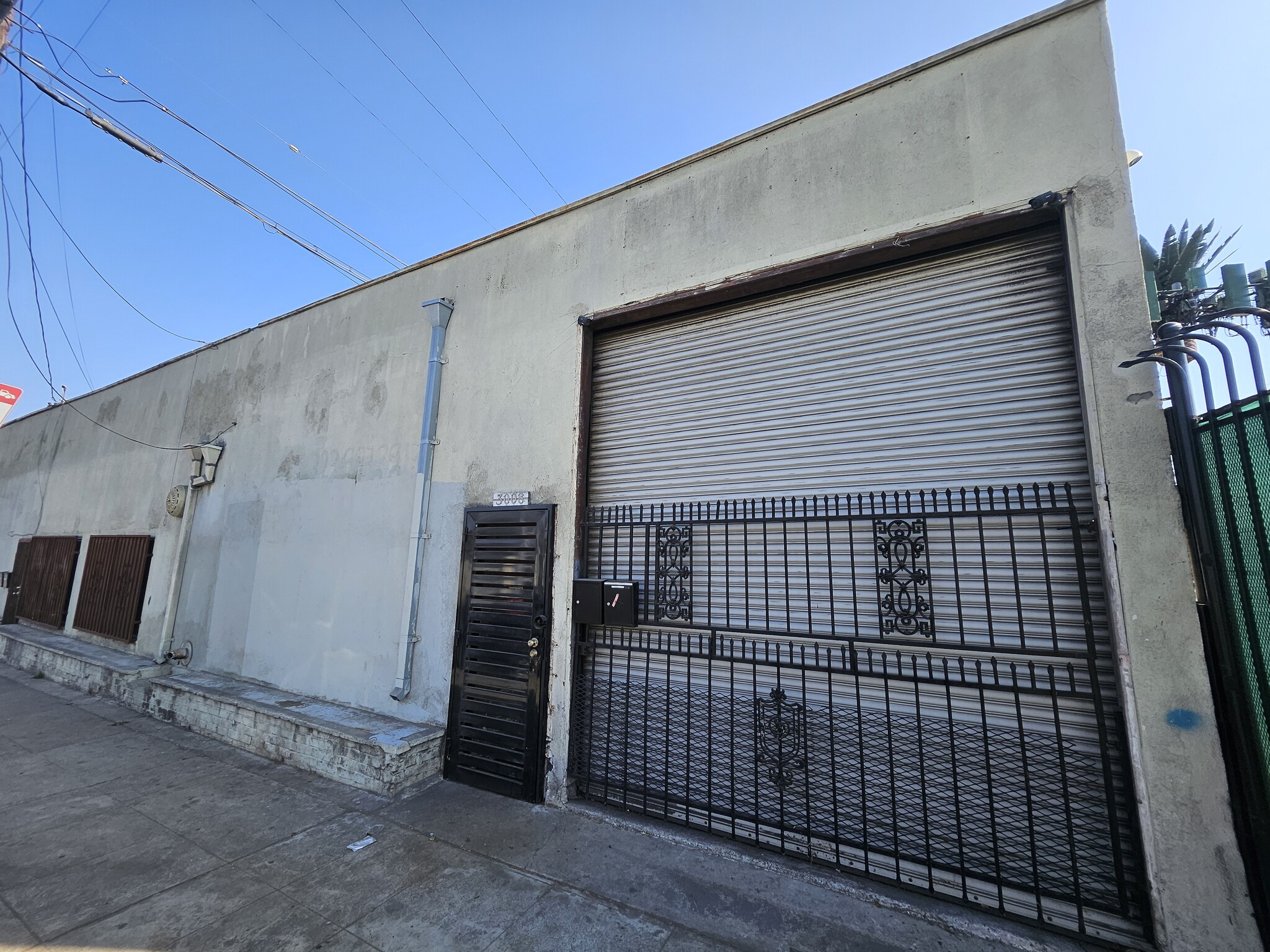 3008 W Hyde Park Blvd, Los Angeles, CA for Rent