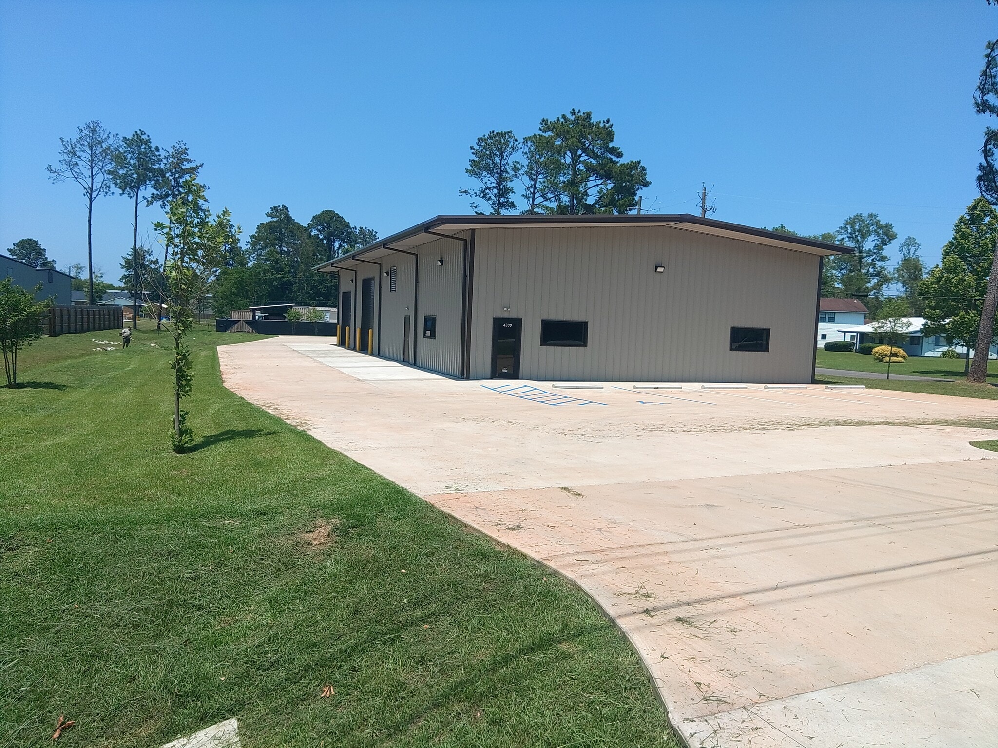 4300 Mackinnon Industrial Pky, Mobile, AL for Rent