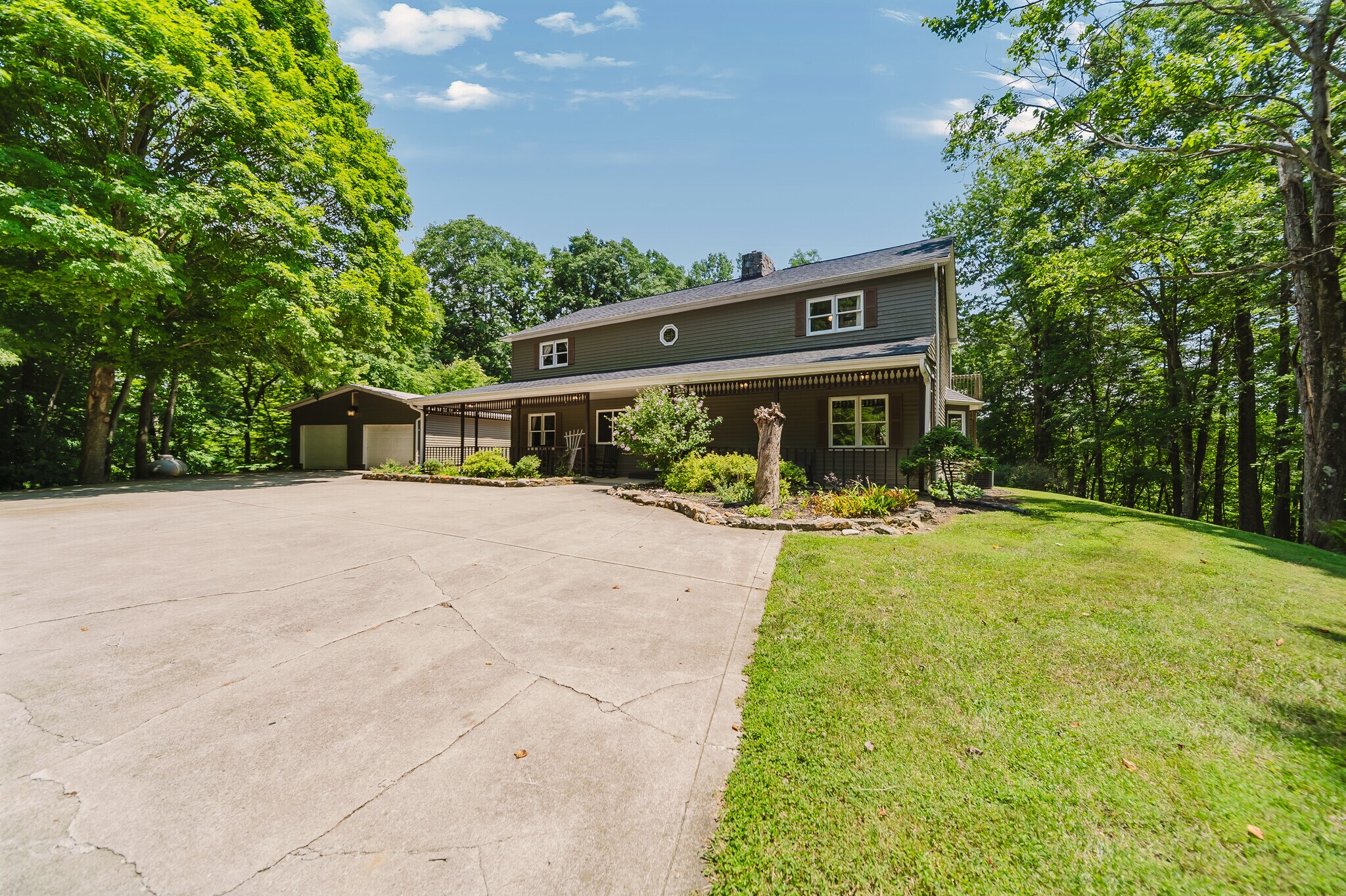 23095 Buena Vista Rd, Rockbridge, OH for Sale