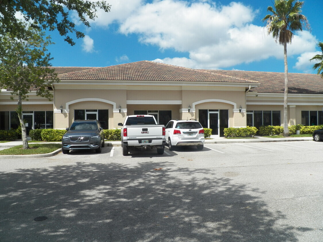 537 SE Central Pky, Stuart, FL for Rent