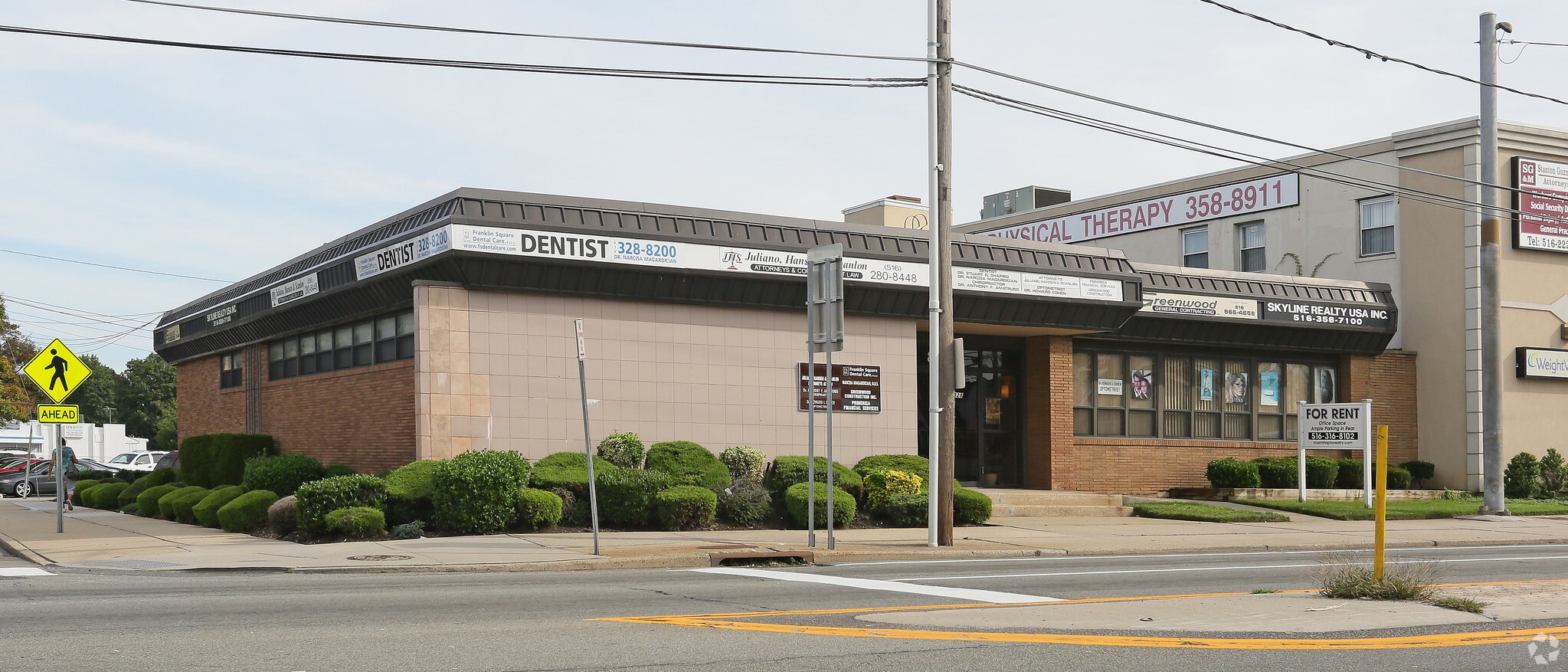 828 Hempstead Tpke, Franklin Square, NY for Rent