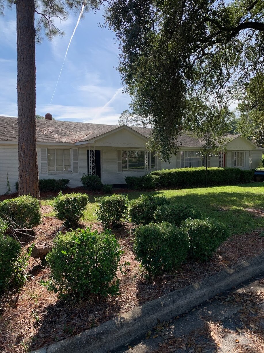 702 Baldwin Dr Albany, GA 31707 Retail Property for Lease on