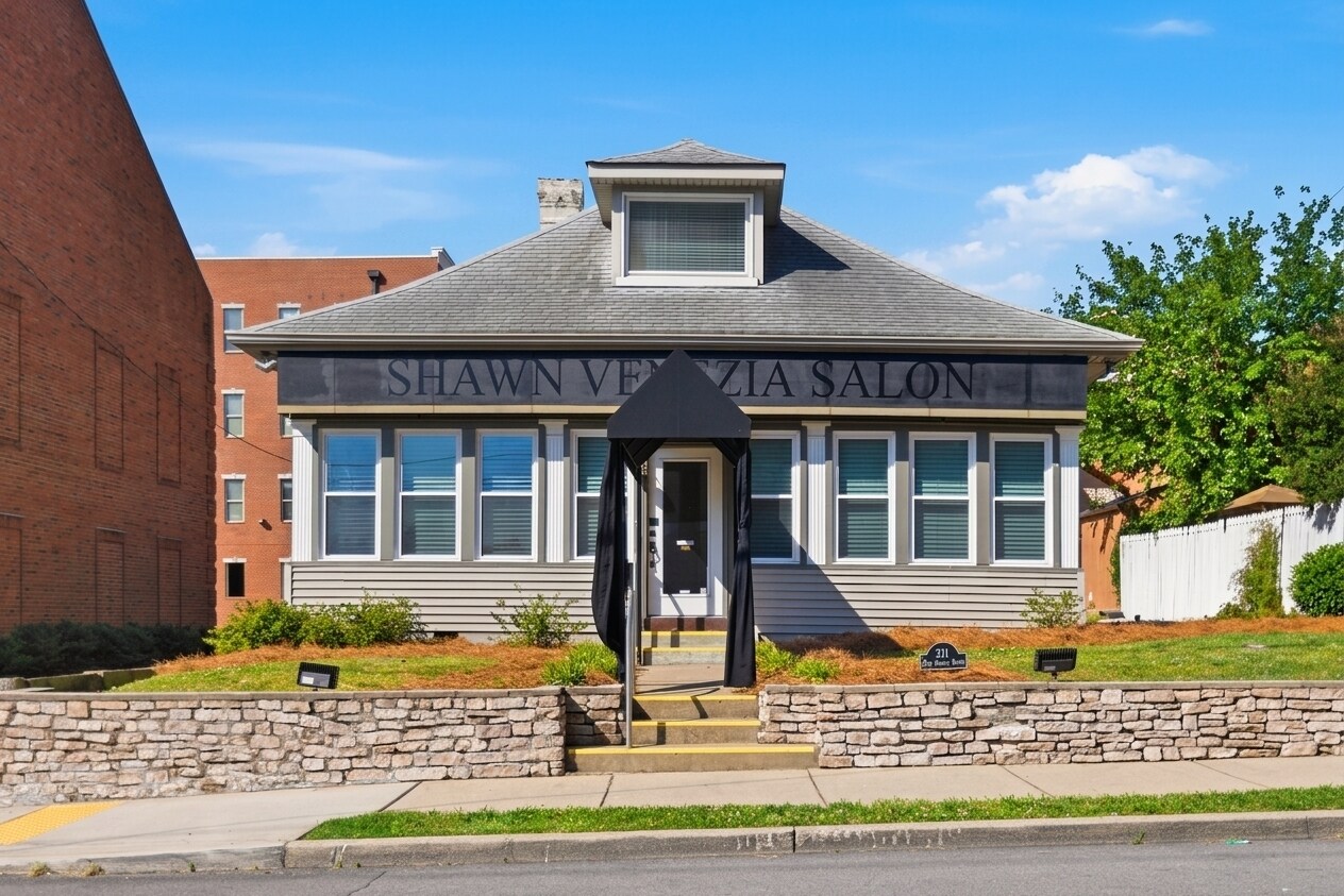 211 29th Ave N, Nashville, TN for Rent