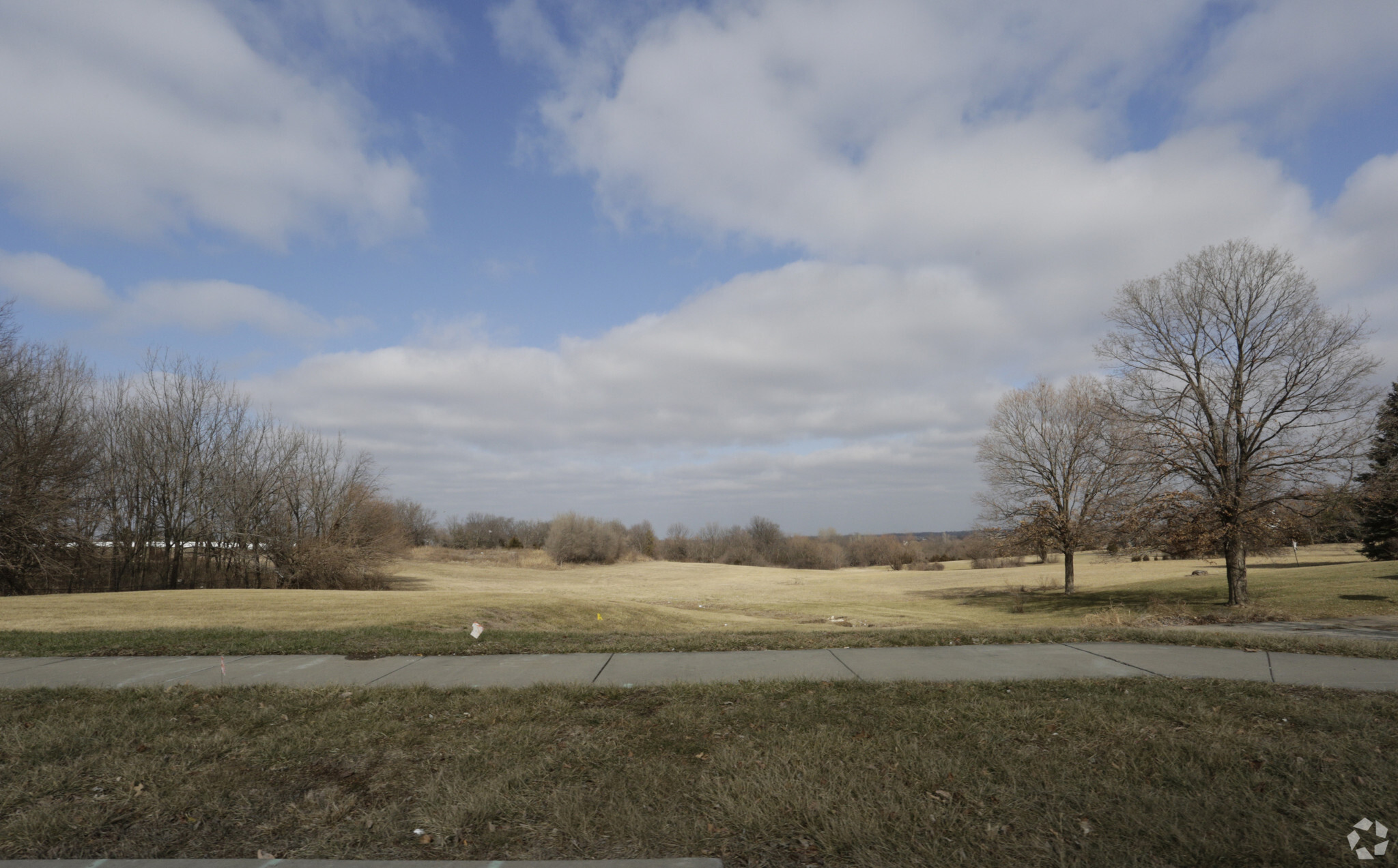 708 W Foxwood Dr, Raymore, MO for Sale