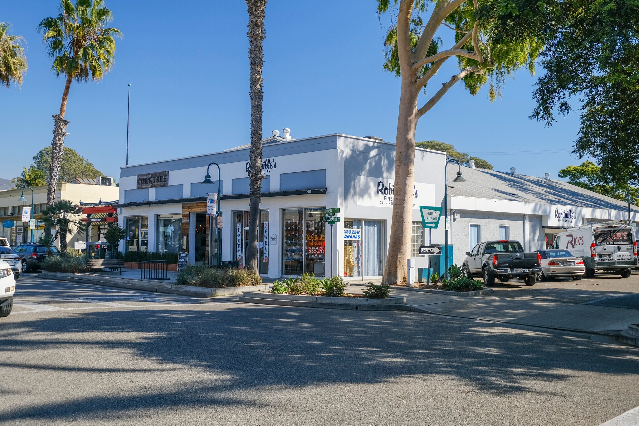 900-916 Linden Ave, Carpinteria, CA for Sale