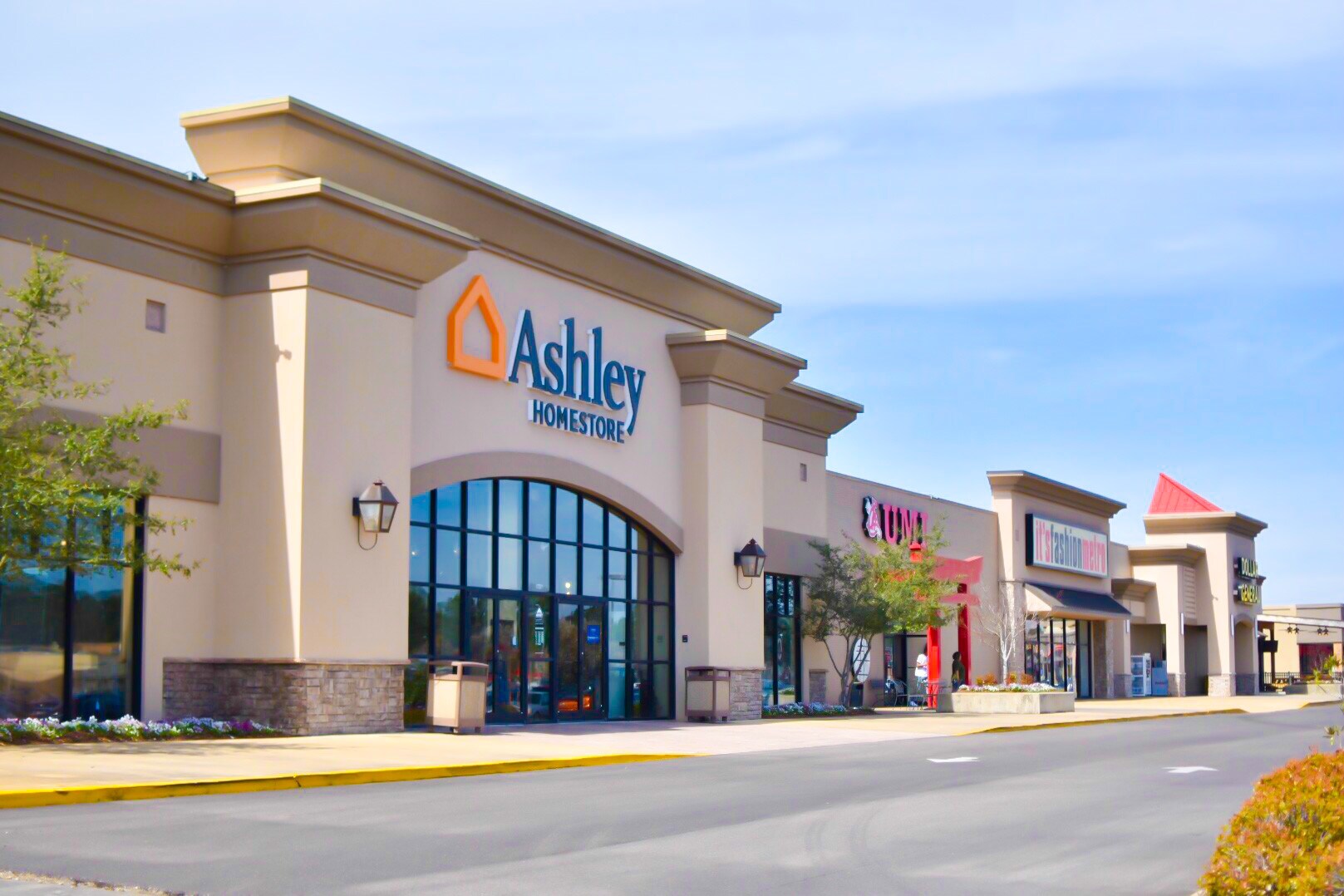 17211725 Highway 45 N Columbus, MS 39705 Retail Property for Sale on