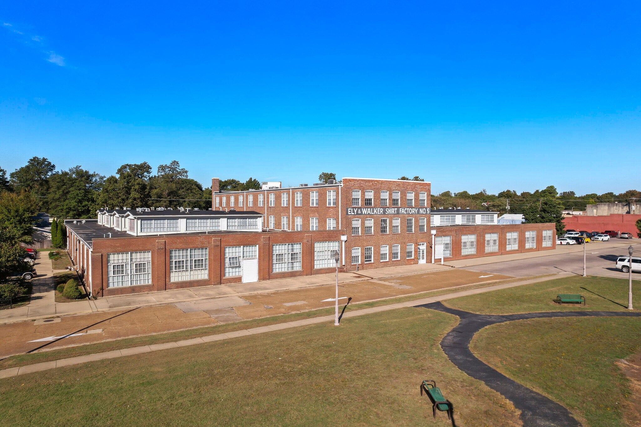 221 S Main St, Kennett, MO for Sale