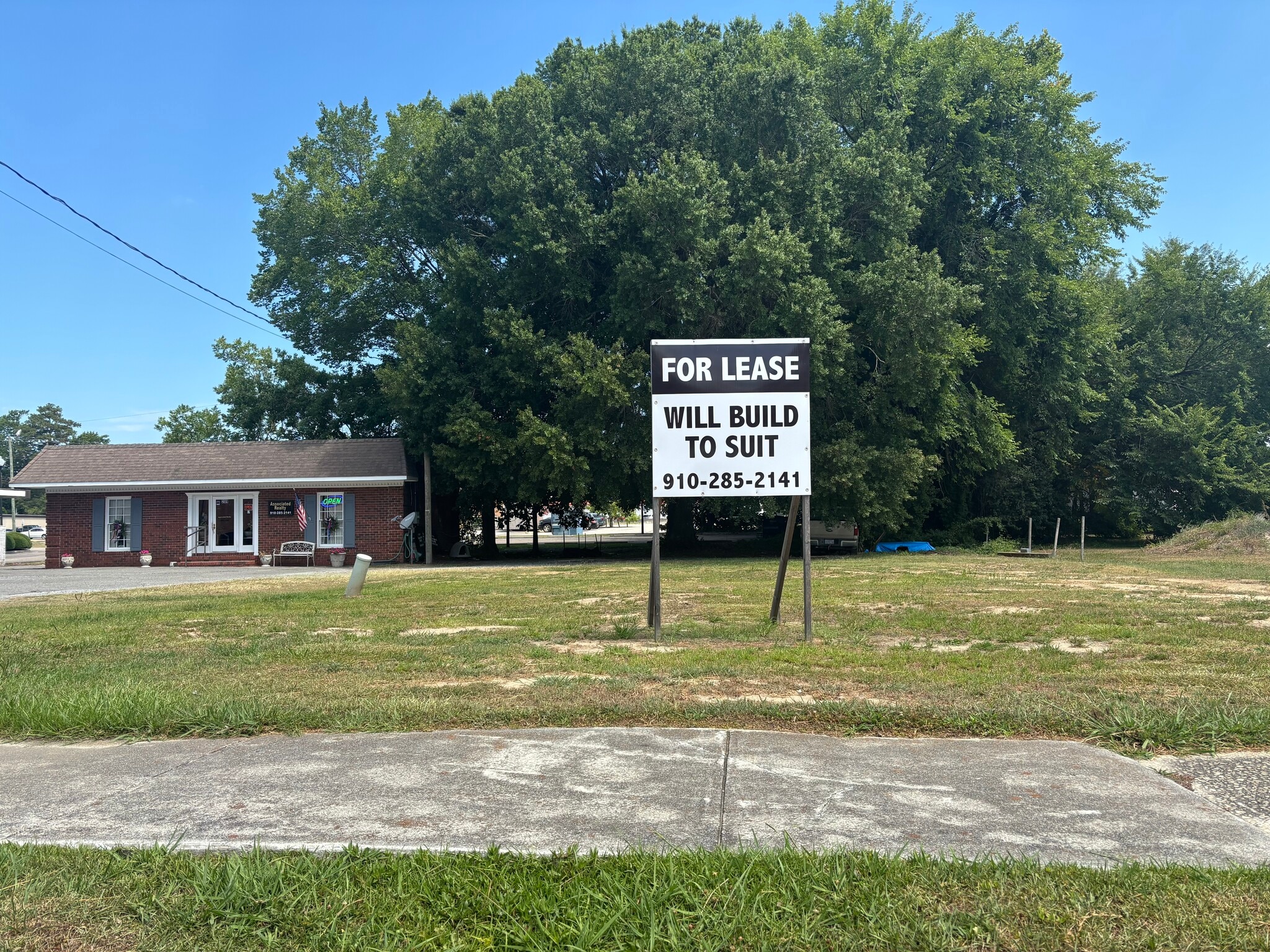 211 E Main St, Wallace, NC for Rent