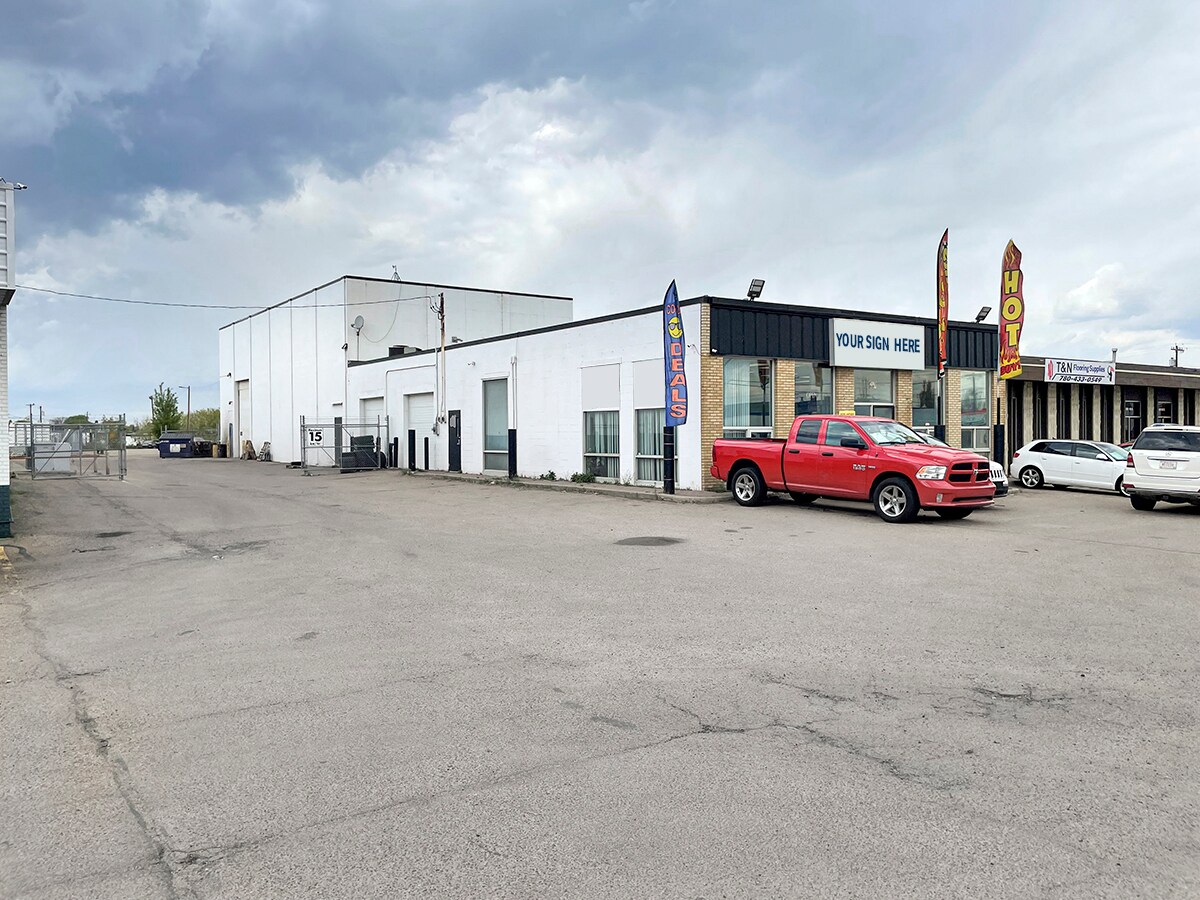 5830 99 St, Edmonton, AB for Rent