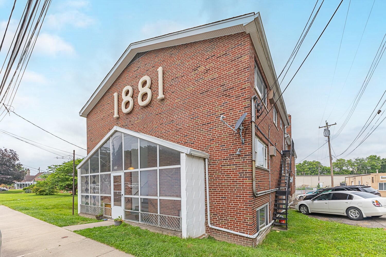 9481 Reading Rd, Cincinnati, OH for Sale