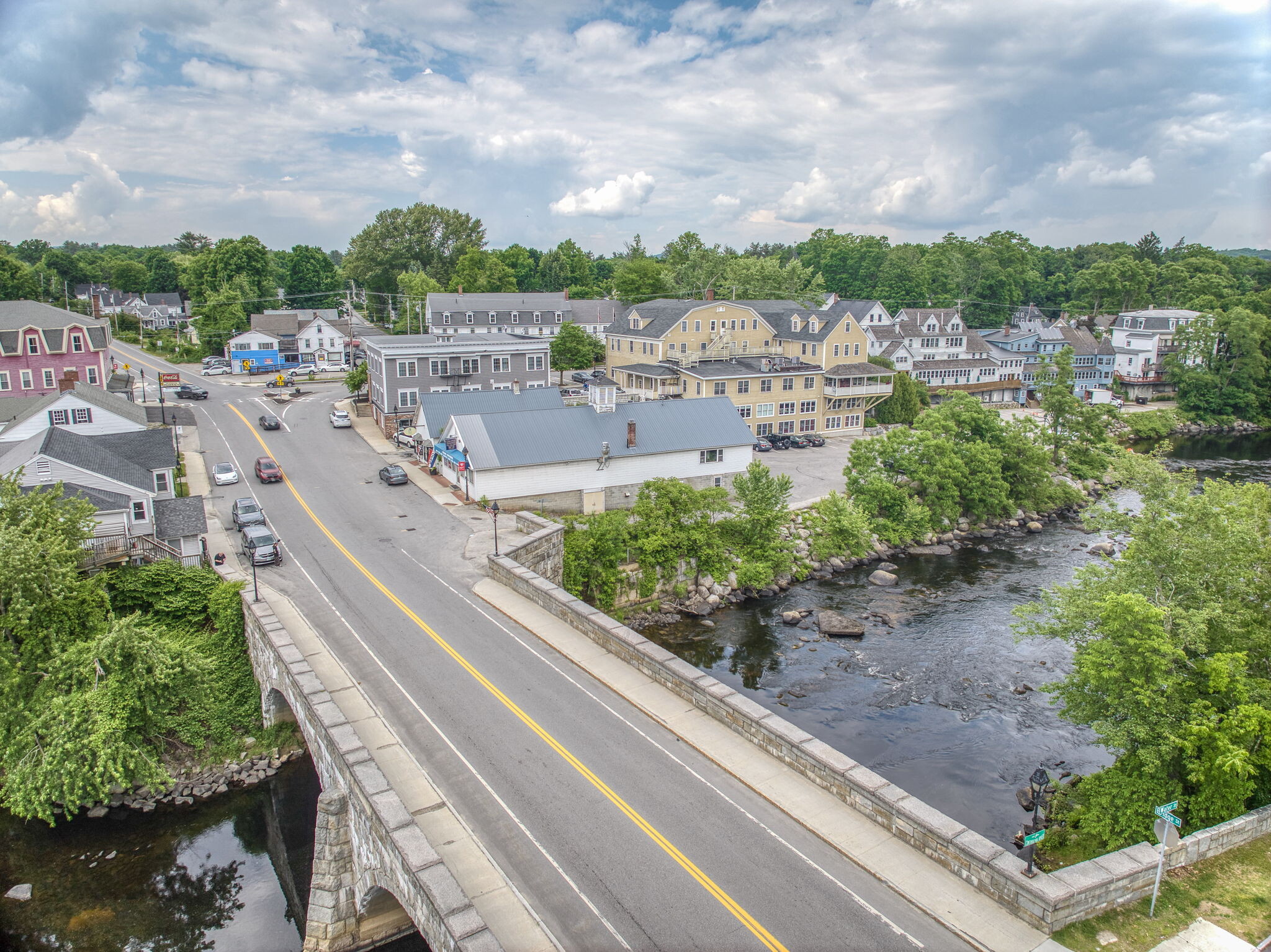 17 Bridge St, Henniker, NH for Sale