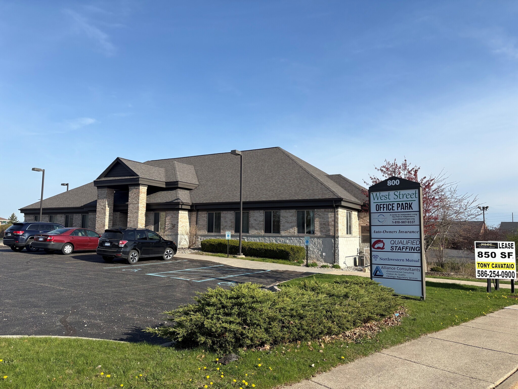 800 West St, Lapeer, MI for Rent