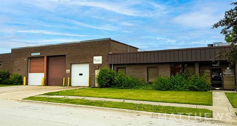 144-160 N Lively Blvd, Elk Grove Village, IL for Sale