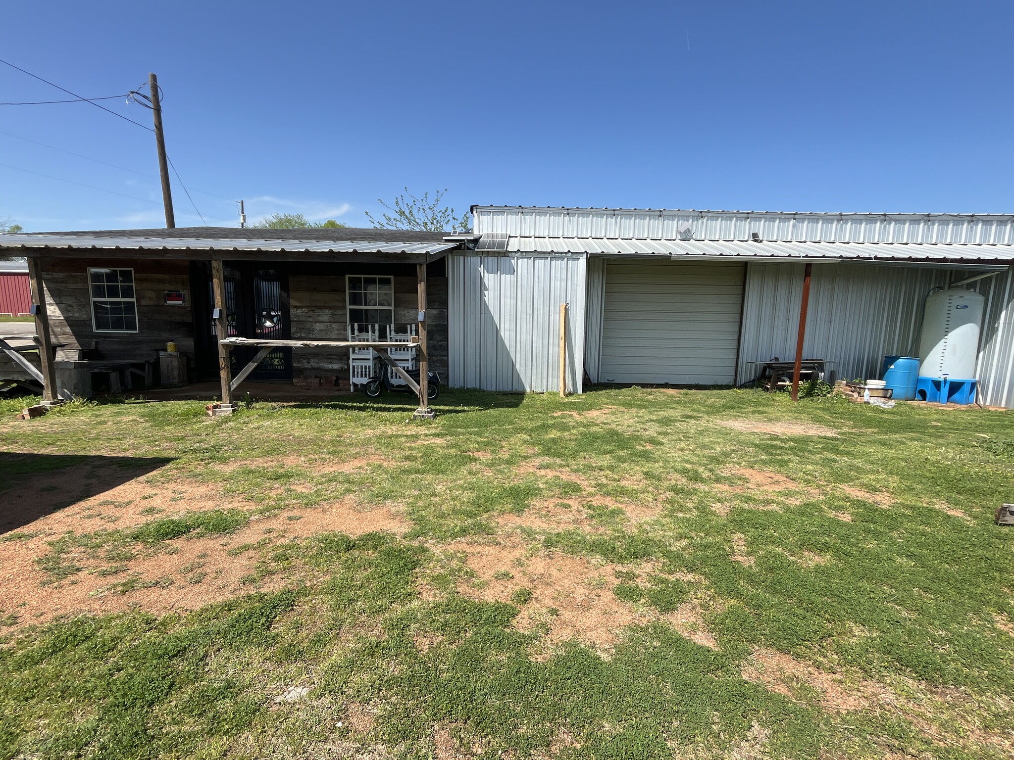 115 S Preston St, Wolfe City, TX for Sale