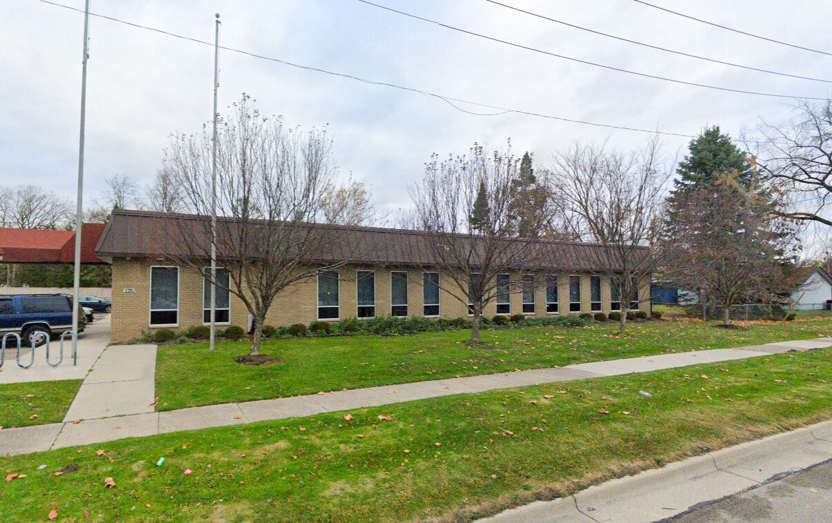 27150 W 8 Mile Rd, Southfield, MI for Sale