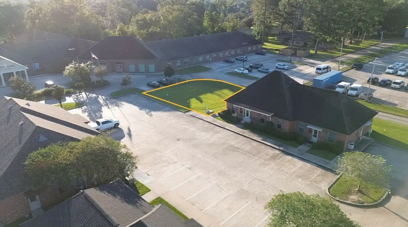 1532 S Burnside Ave, Gonzales, LA for Sale