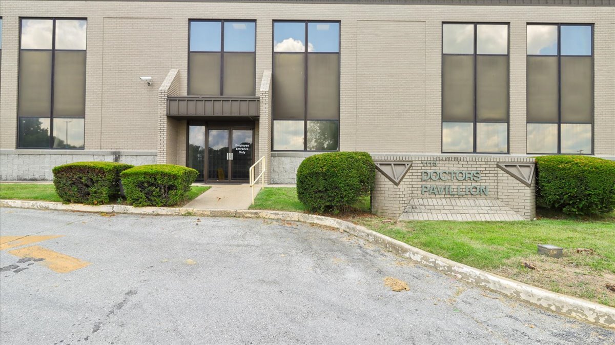 1115 Alaska Ave, West Plains, MO for Sale