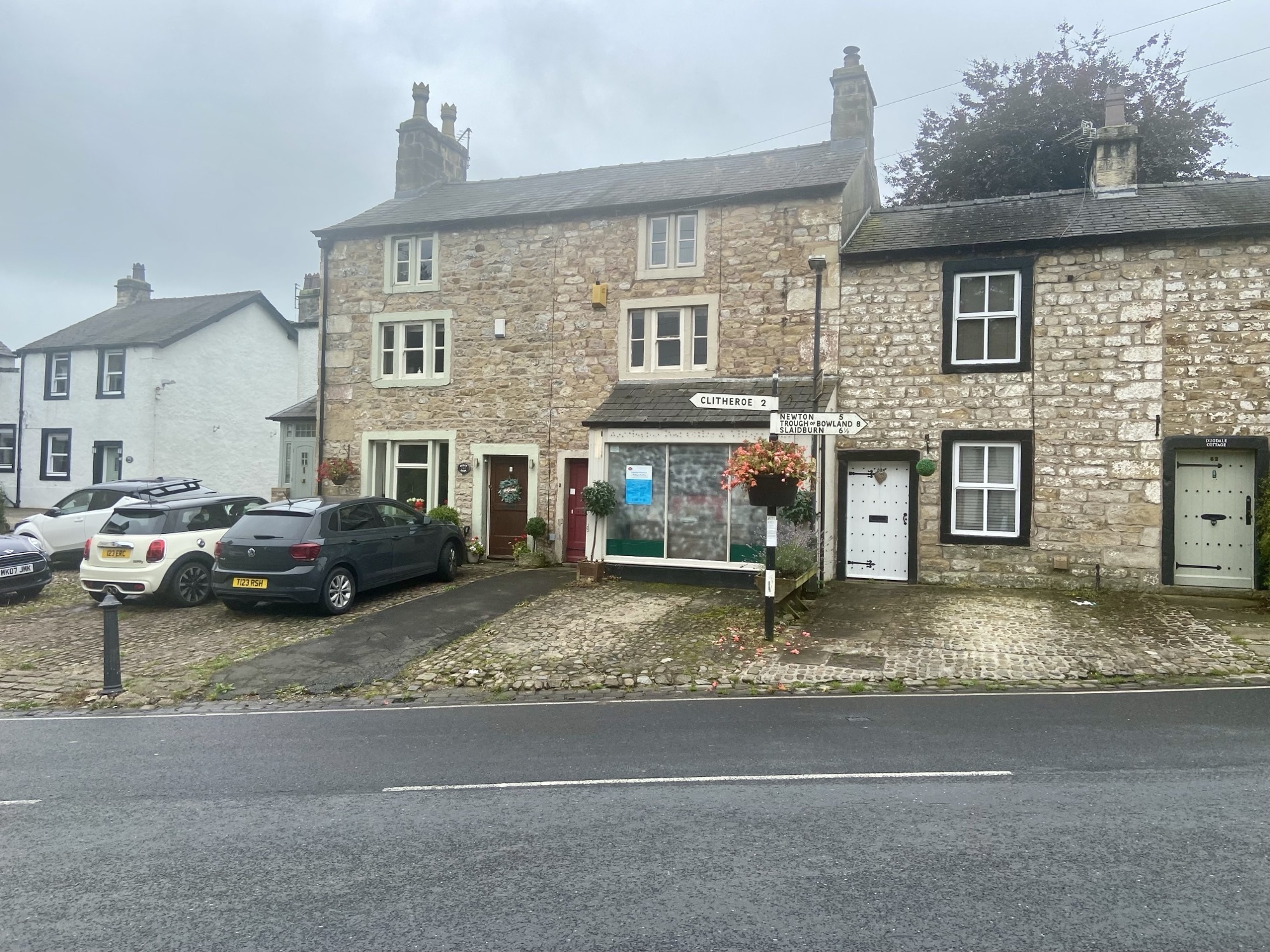 83 The Sq, Waddington, LAN for Rent