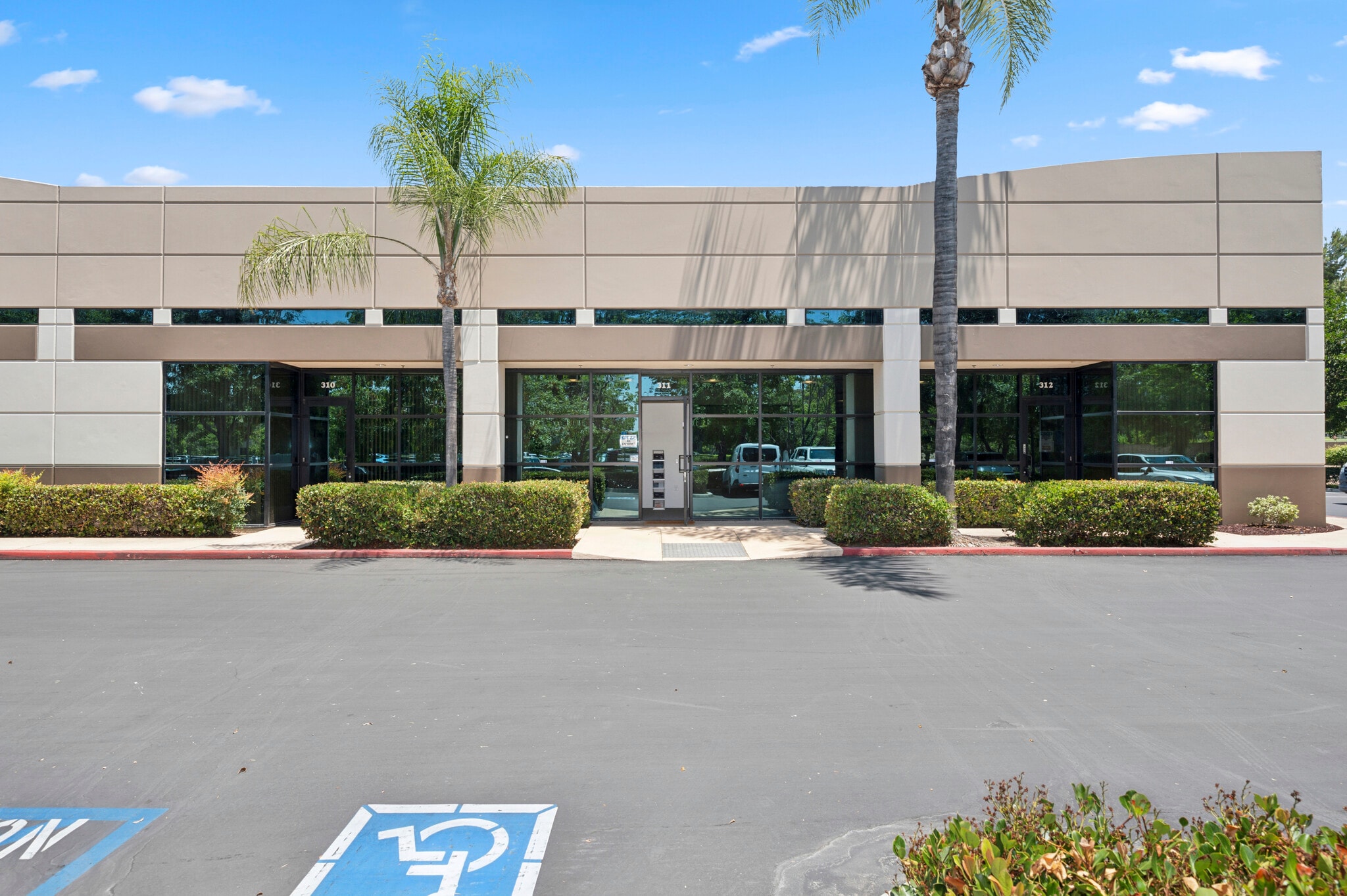 27 Spectrum Pointe Dr, Lake Forest, CA for Rent