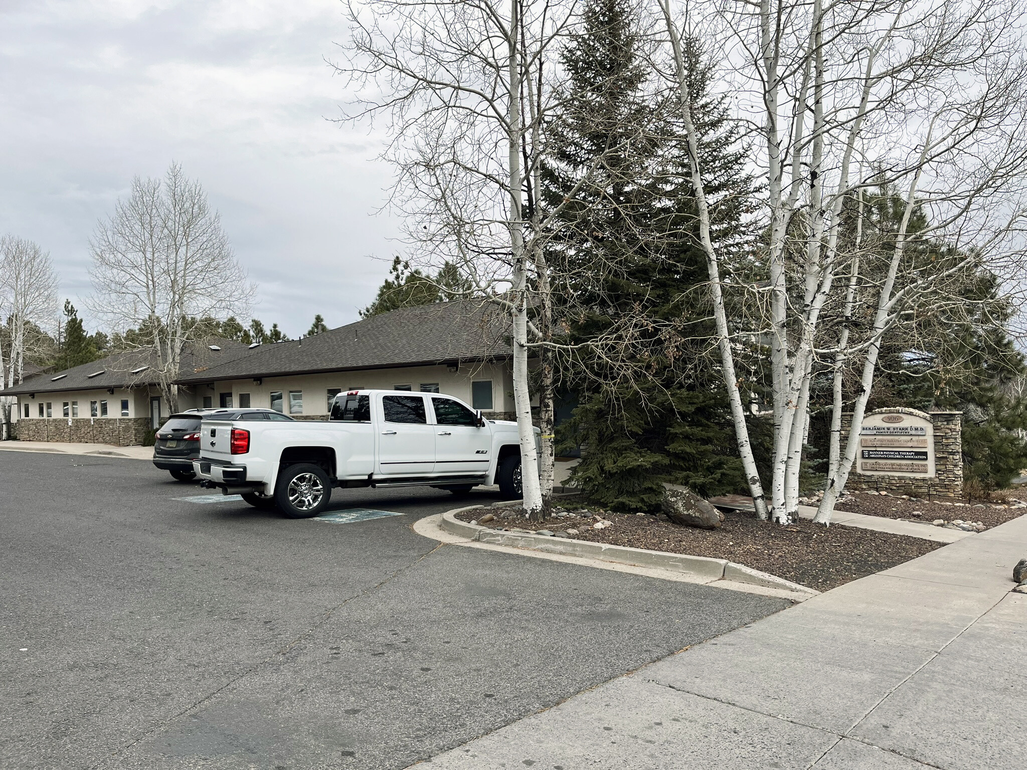 906 W University Ave, Flagstaff, AZ for Rent