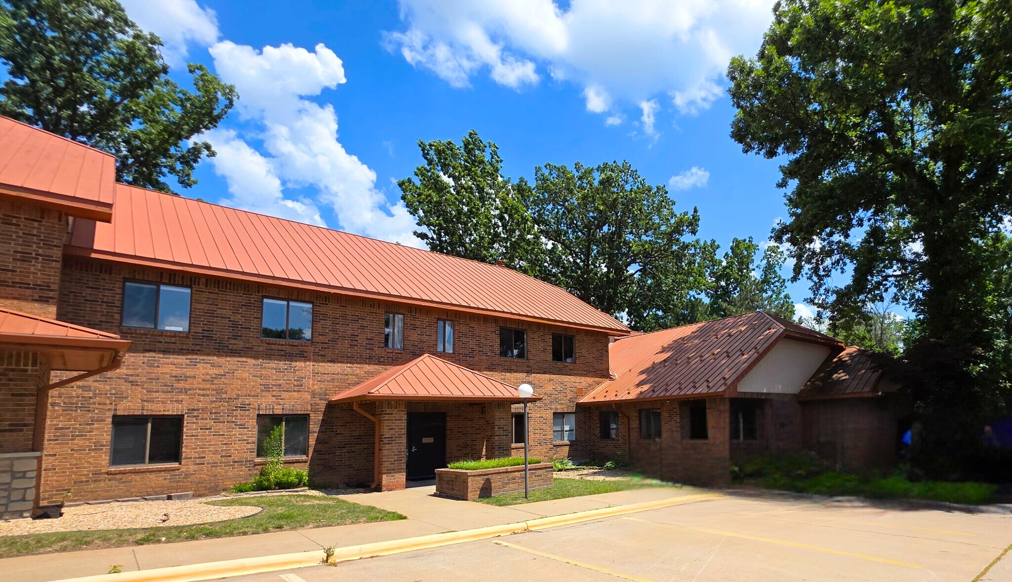 3745 S Fremont Ave, Springfield, MO for Sale