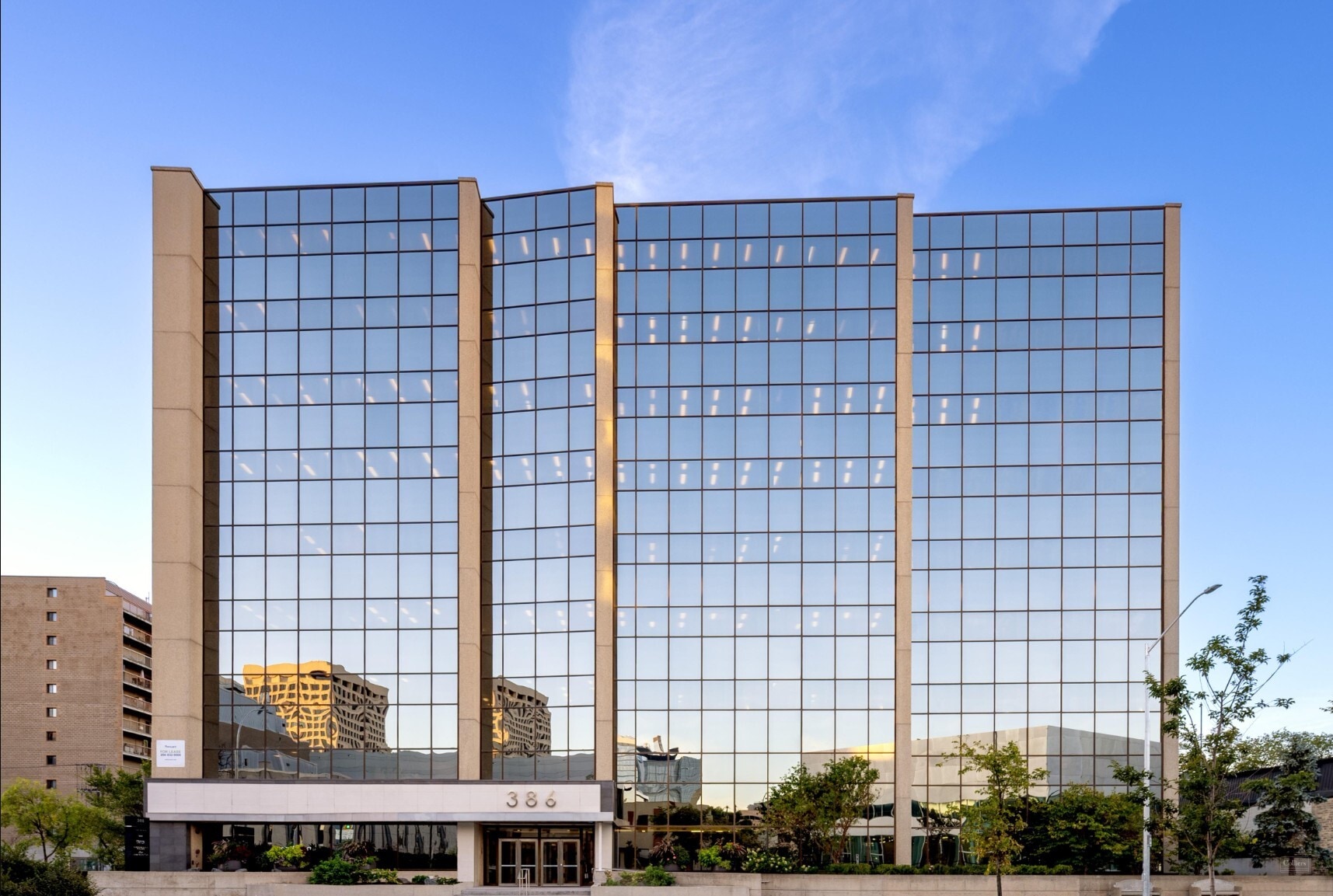 386 Broadway, Winnipeg, MB for Rent