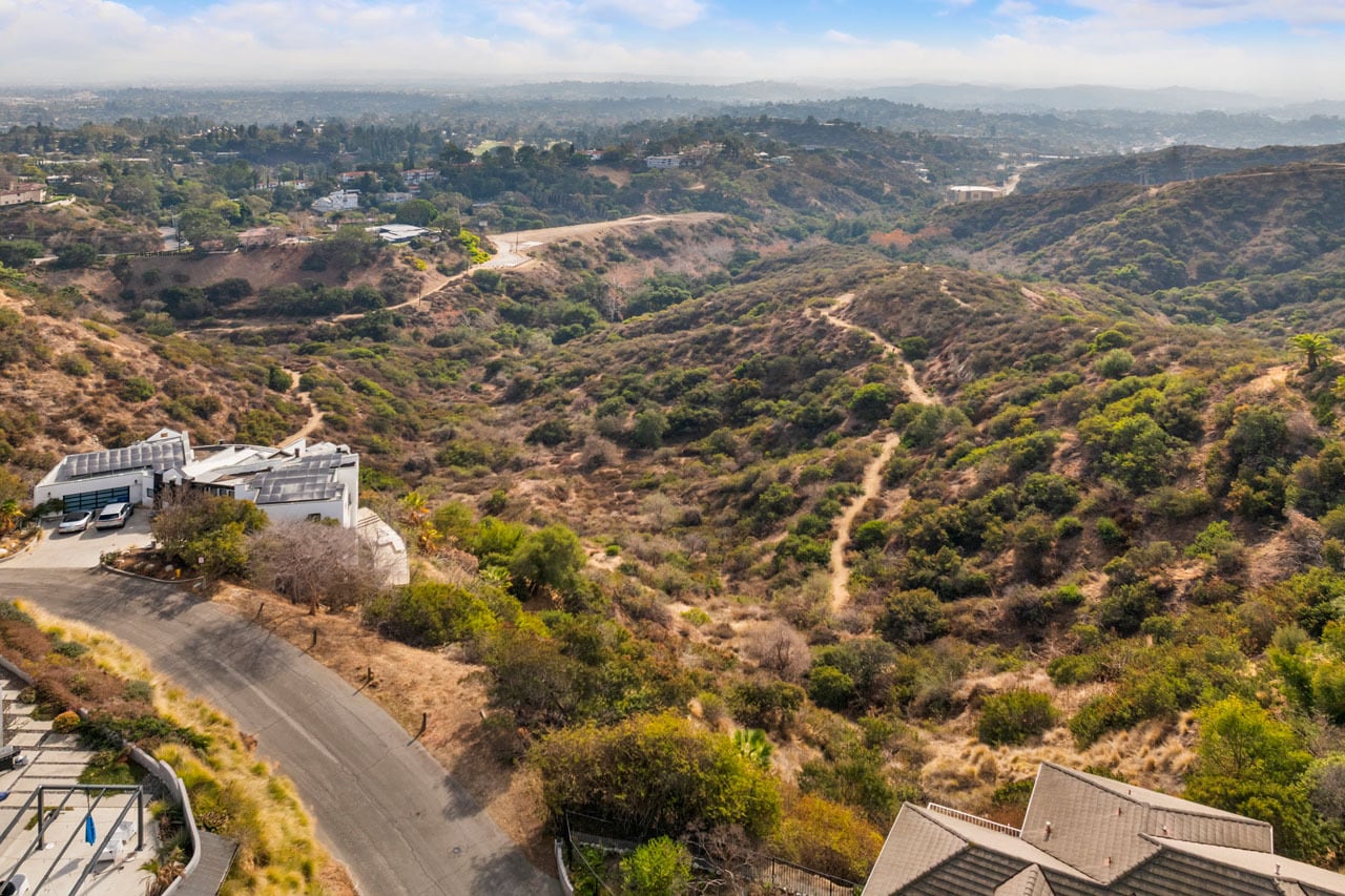 1570 Glen Oaks Blvd, Pasadena, CA for Sale