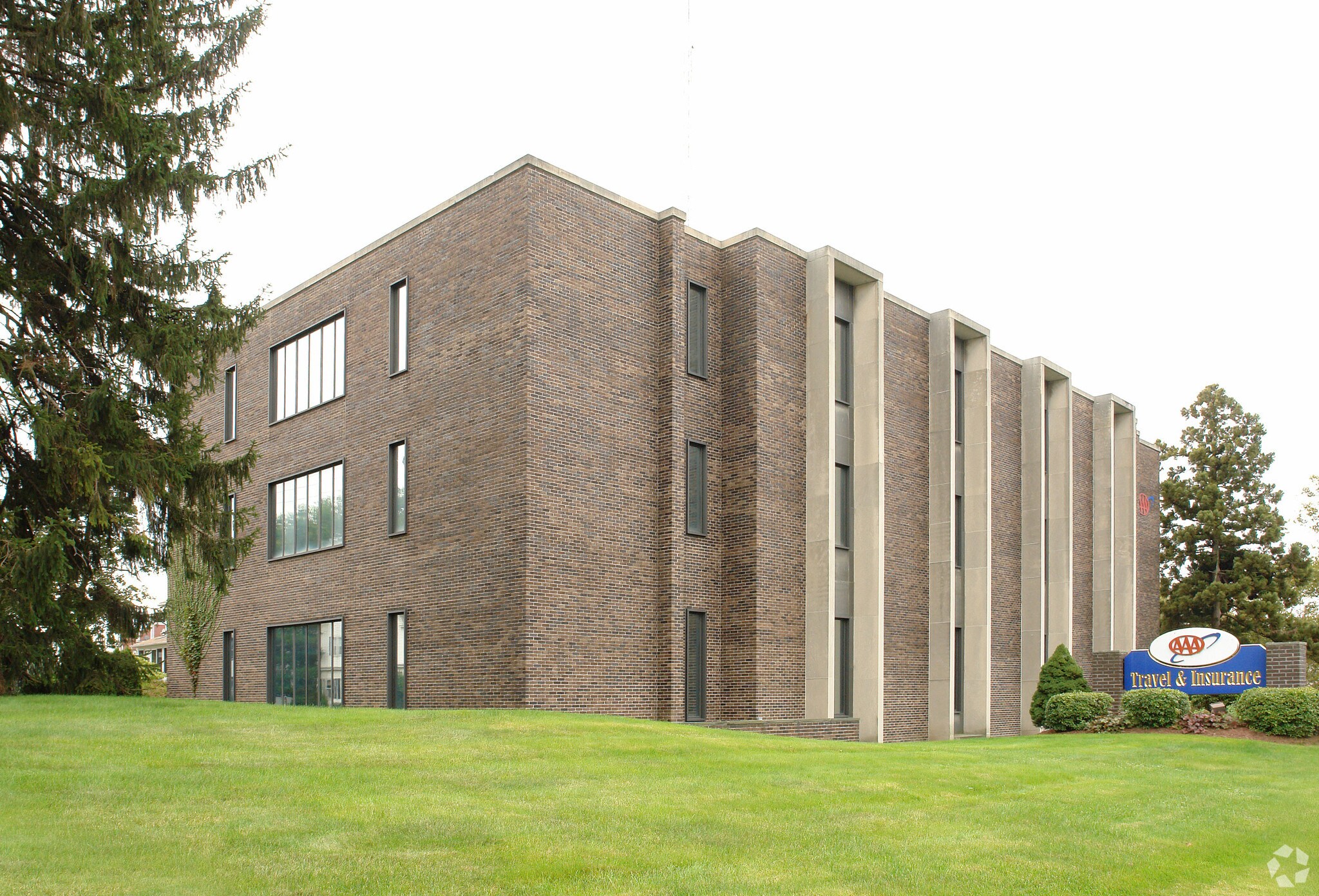 815 Farmington Ave, West Hartford, CT for Sale