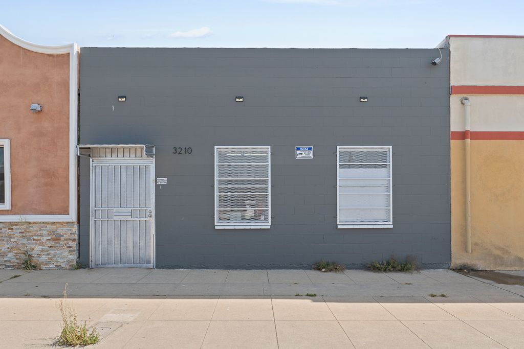 3210 N San Fernando Blvd, Burbank, CA for Sale