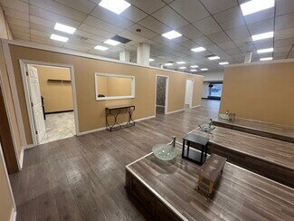 Montgomery, IL Retail - Boulder Hill Pass @ Rt 25