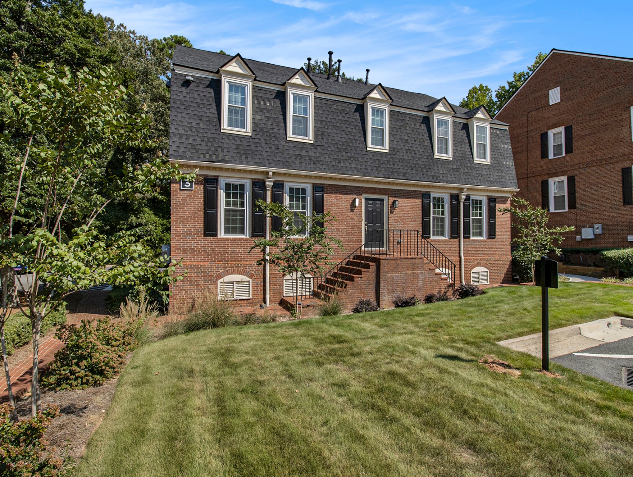 8385 Dunwoody Pl, Atlanta, GA for Rent