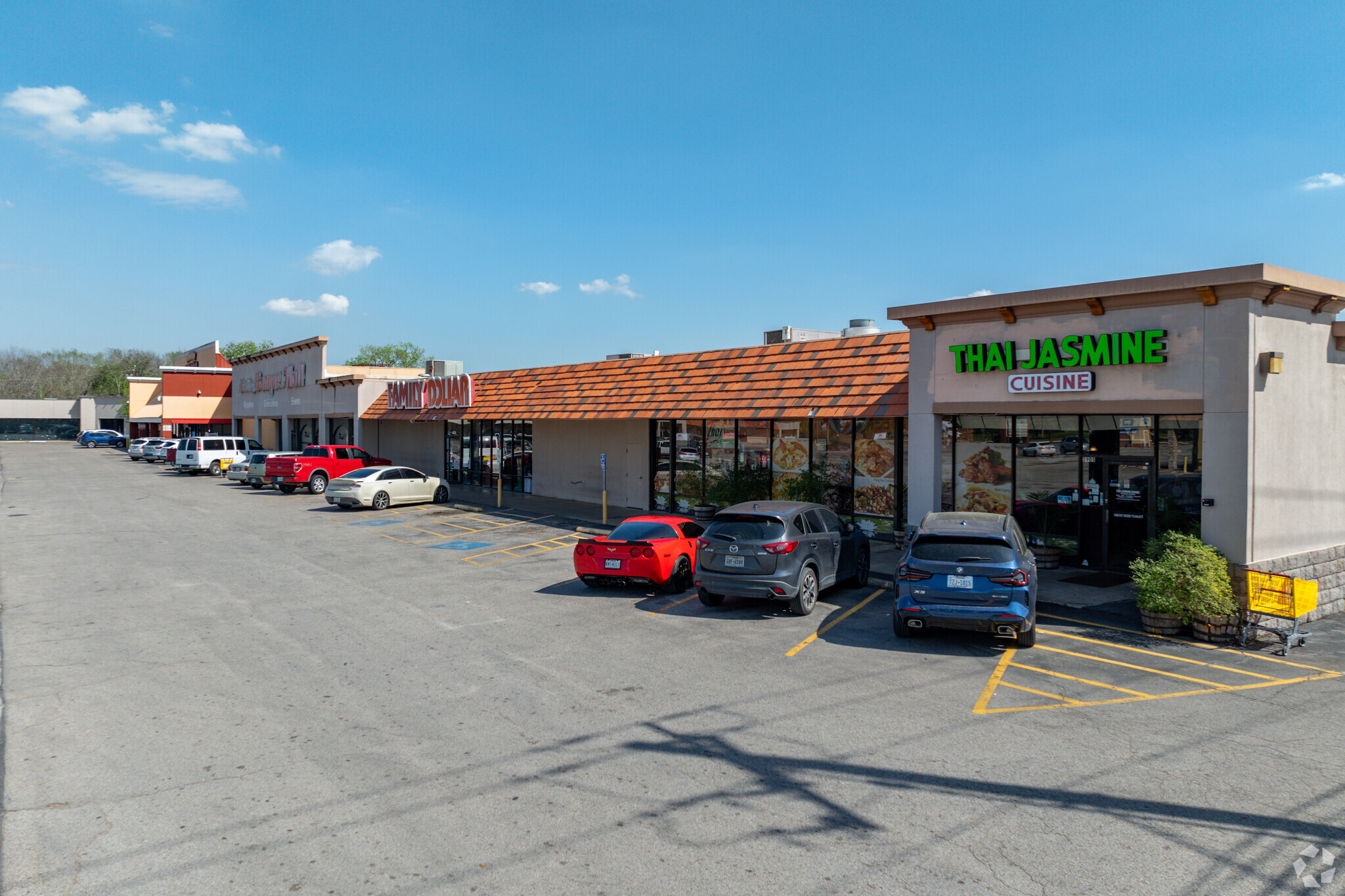 114-154 Fairmont Pky, Pasadena, TX for Rent