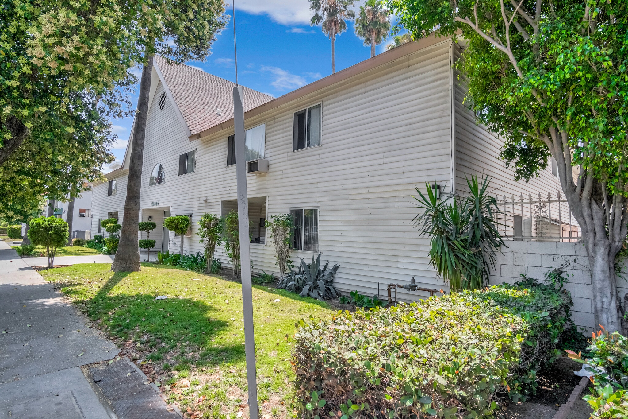 20234 Roscoe Blvd, Los Angeles, CA for Sale