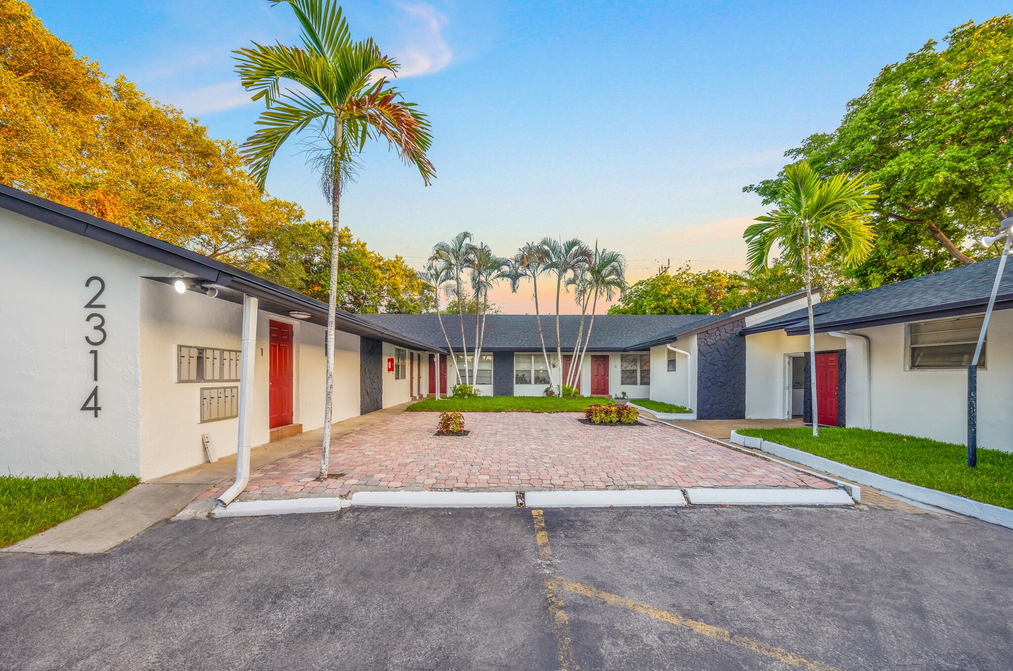 2314 Polk St, Hollywood, FL for Sale