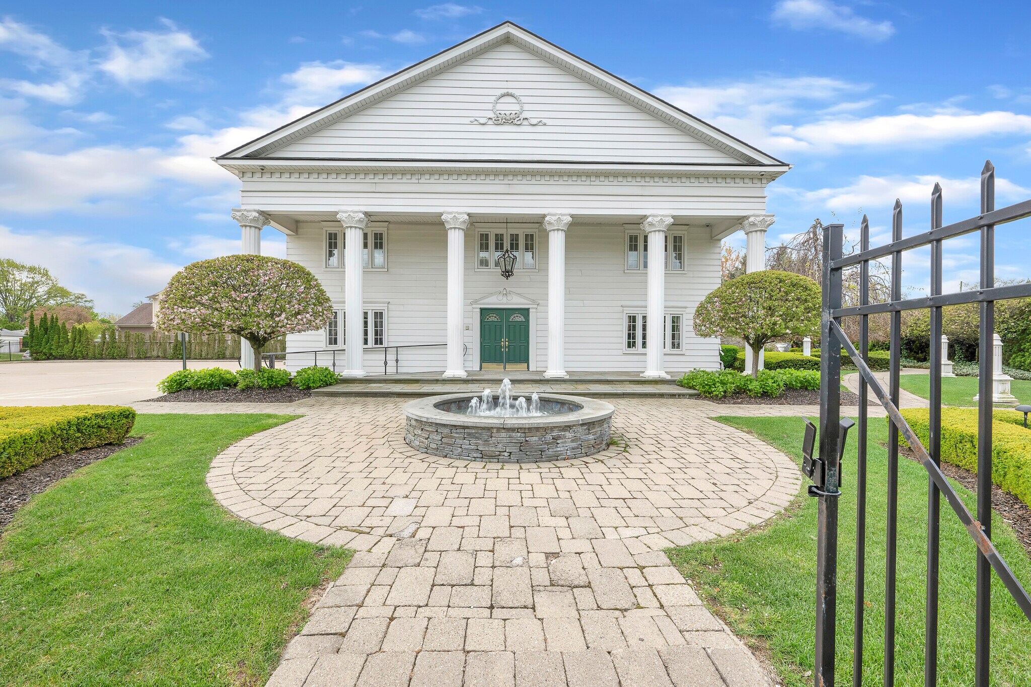 4860 E 13 Mile Rd, Warren, MI for Sale