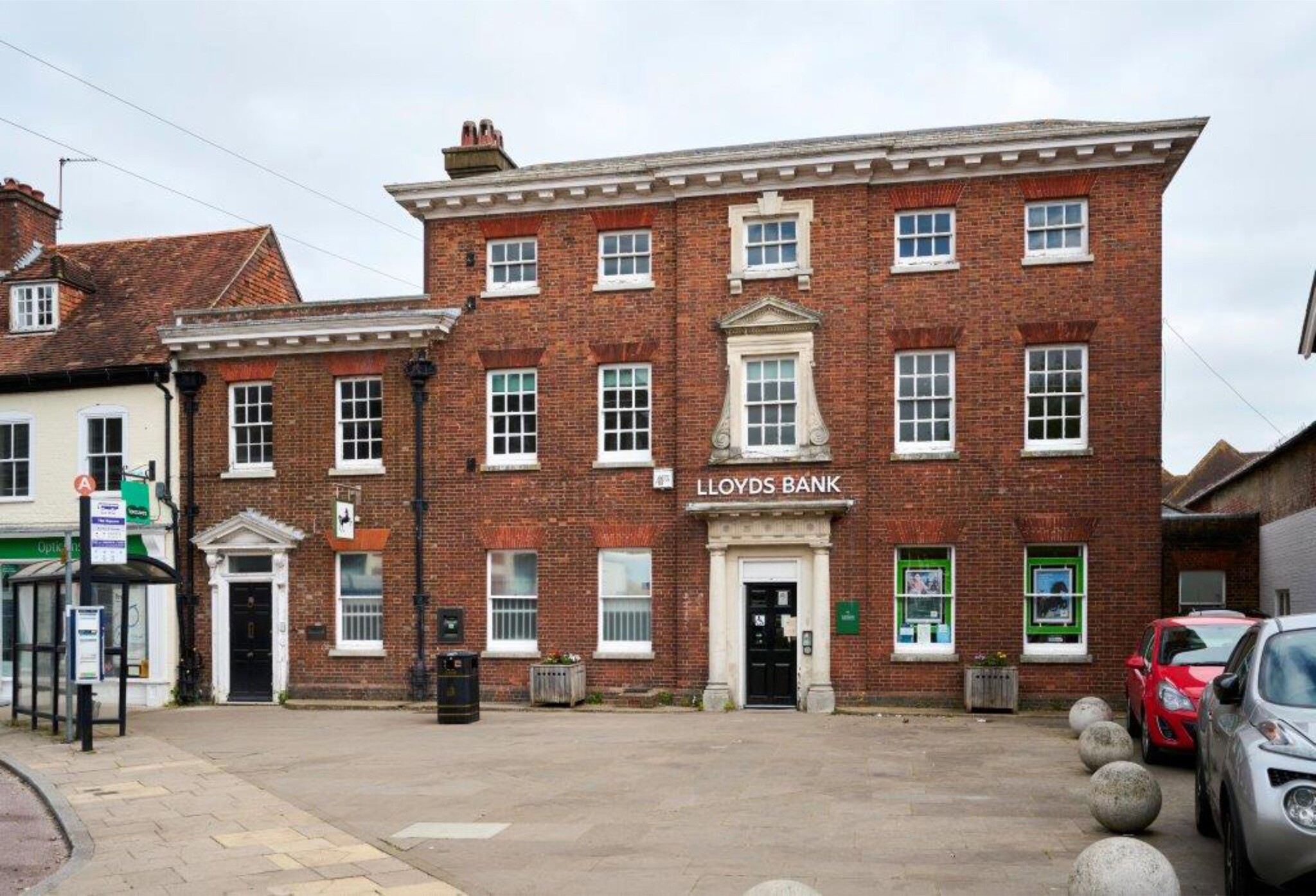 5 The Sq, Petersfield, HAM for Sale