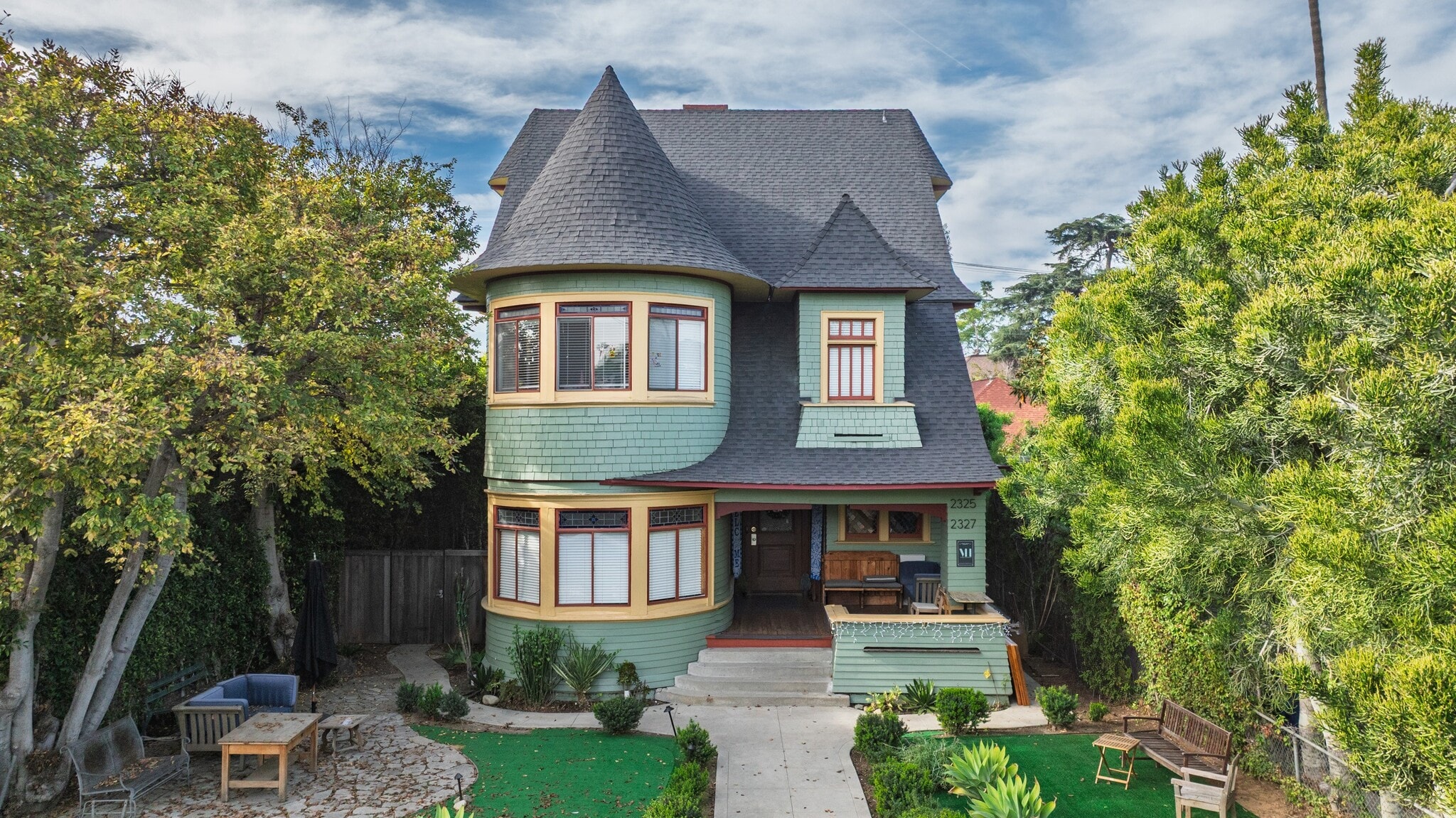 2325 Portland St, Los Angeles, CA for Sale