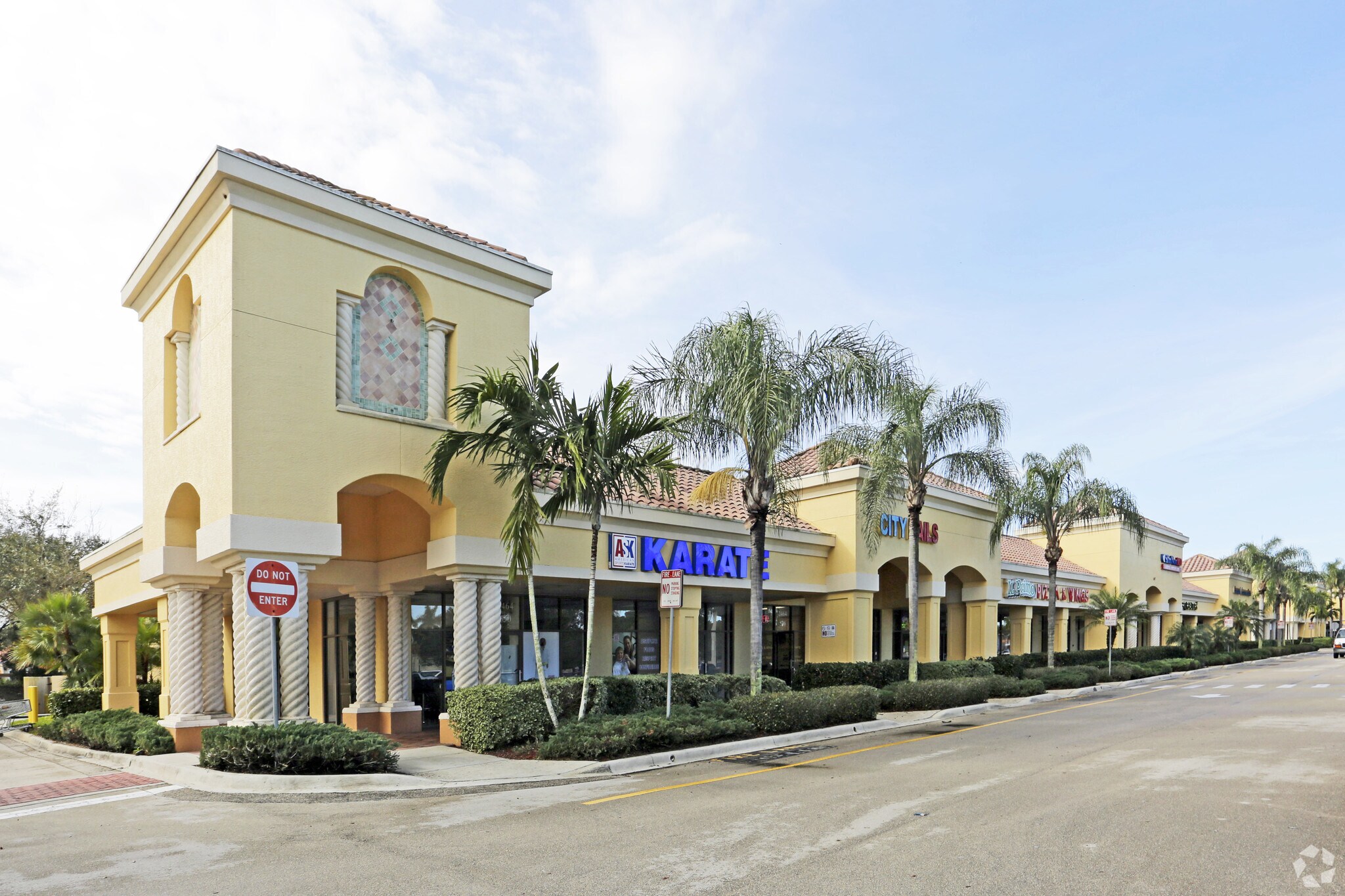 24202500 Vanderbilt Beach Rd Naples, FL 34109 Shopping Center