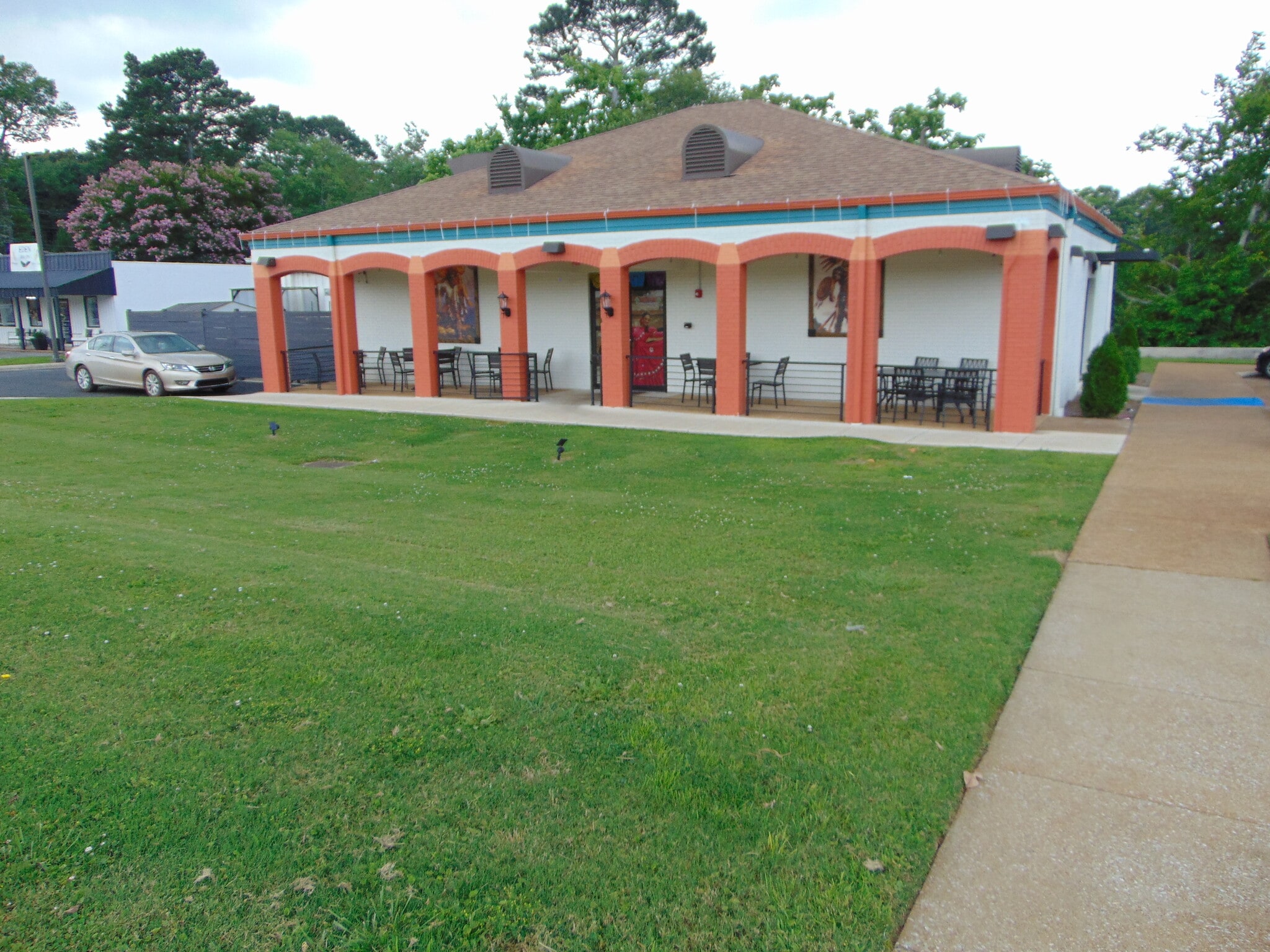 3509 Cloverdale Rd, Florence, AL for Sale