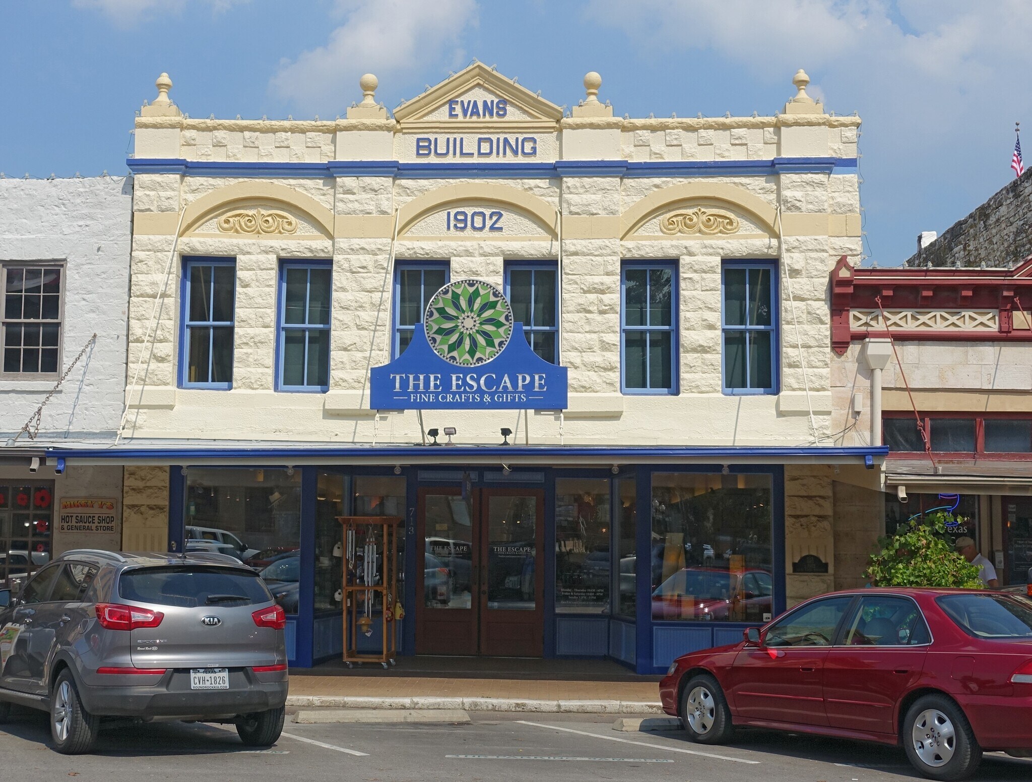 713 S Main St, Georgetown, TX for Sale