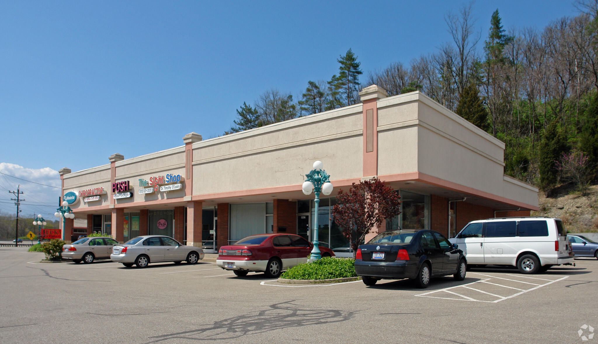 51945208 Beechmont Ave Cincinnati, OH 45230 Shopping Center Property