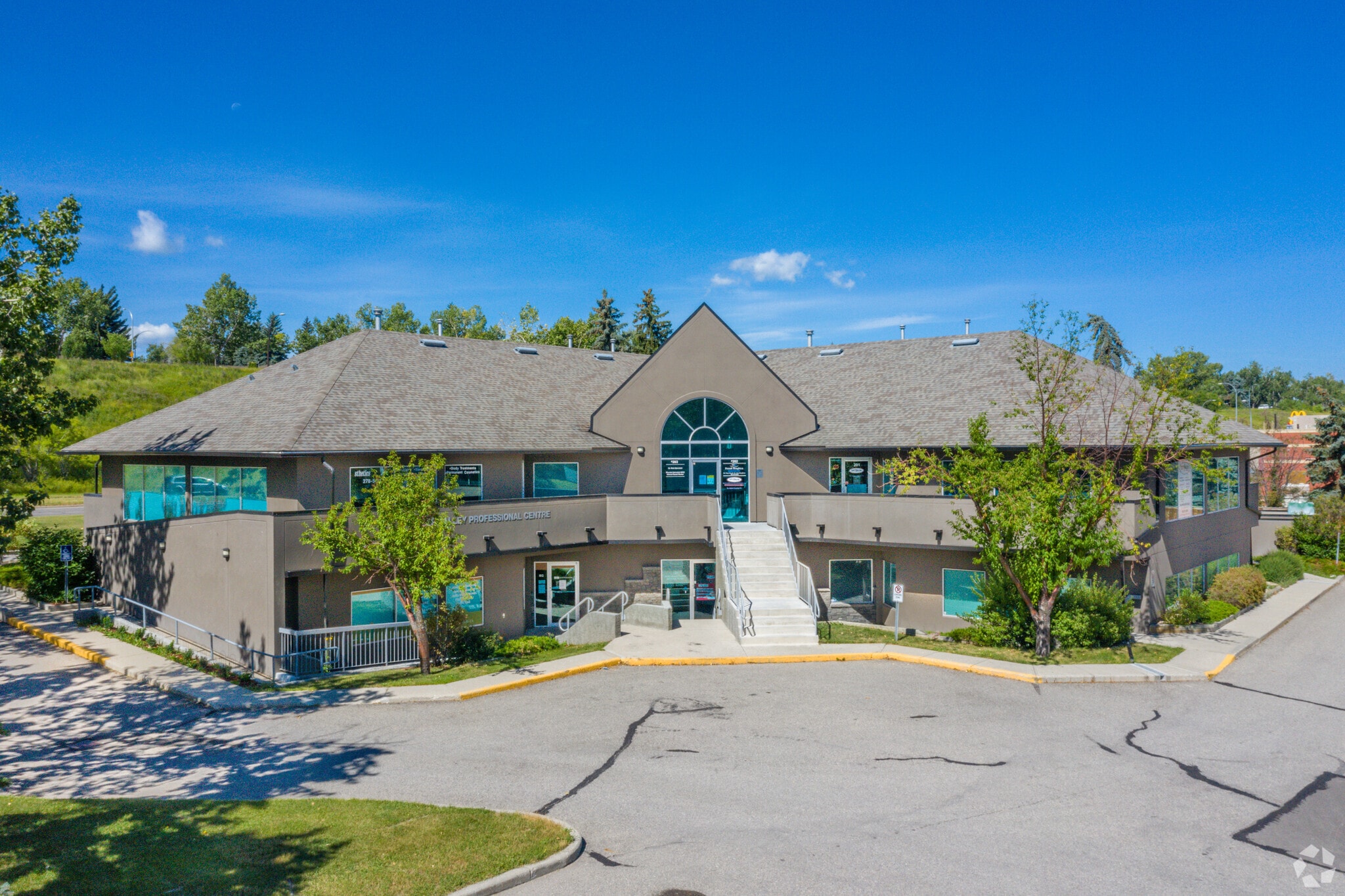 83 Deerpoint Rd SE, Calgary, AB for Rent