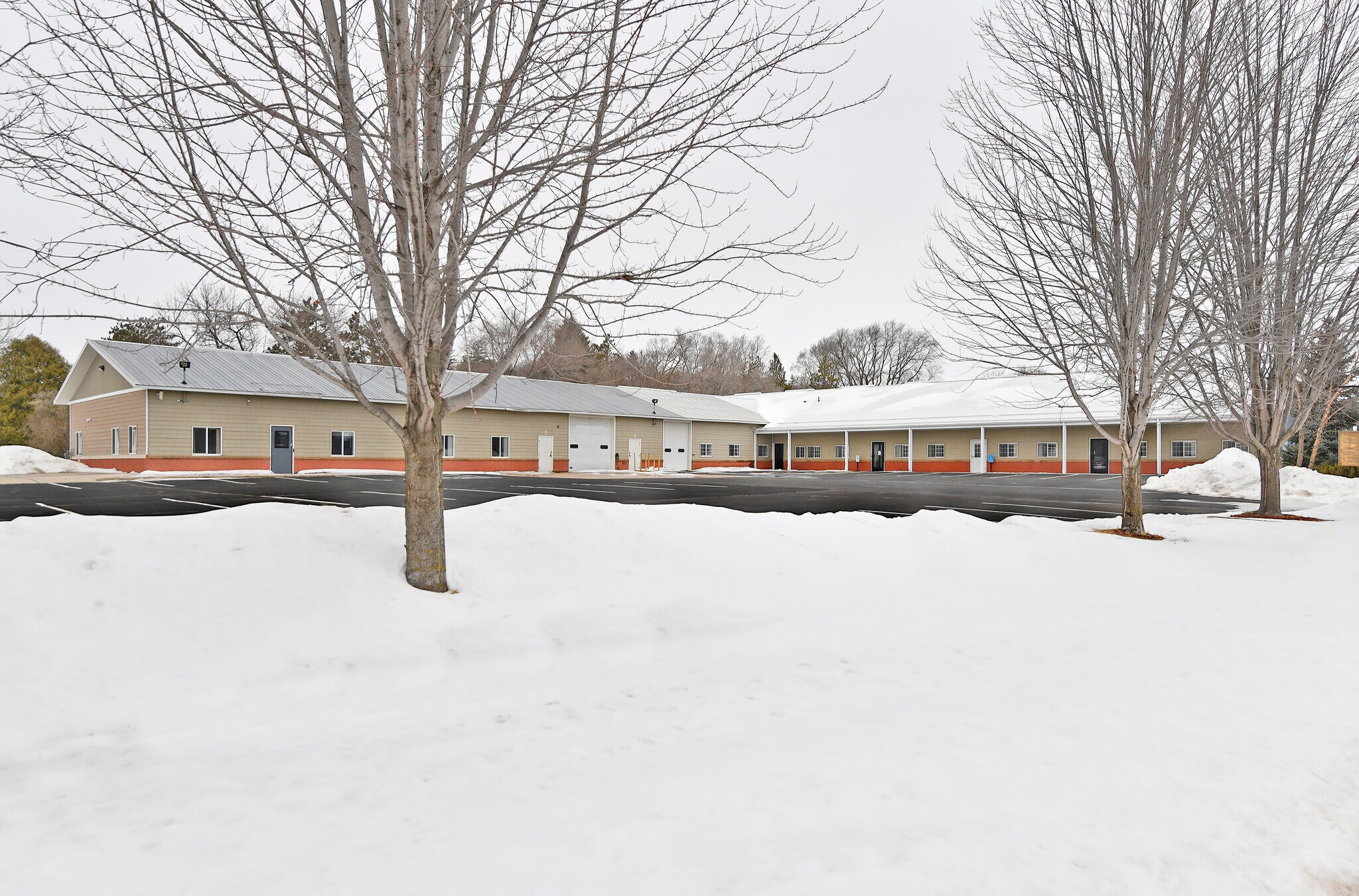 2800 1st Ave NW Faribault, MN 55021 Flex Property for Lease on