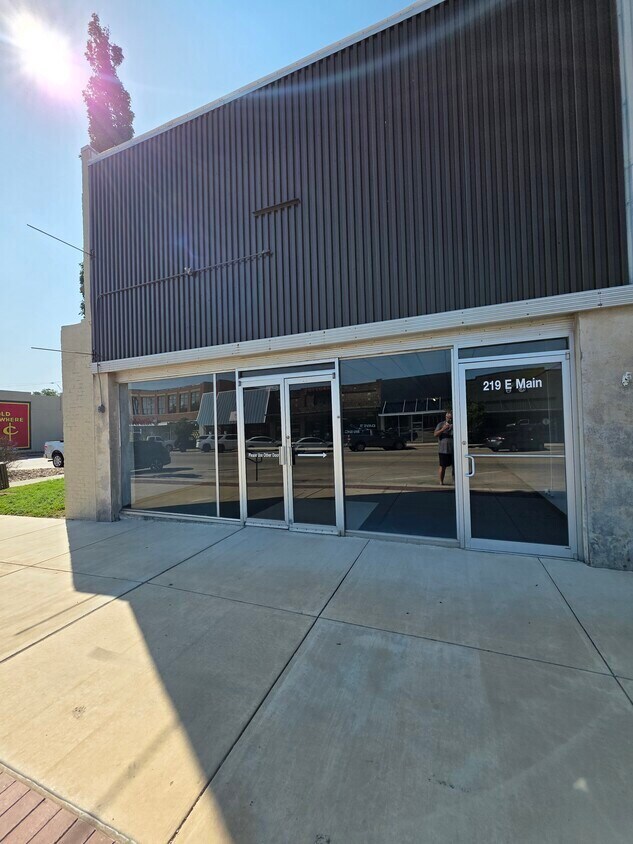 219 E Main St, Ada, OK for Sale