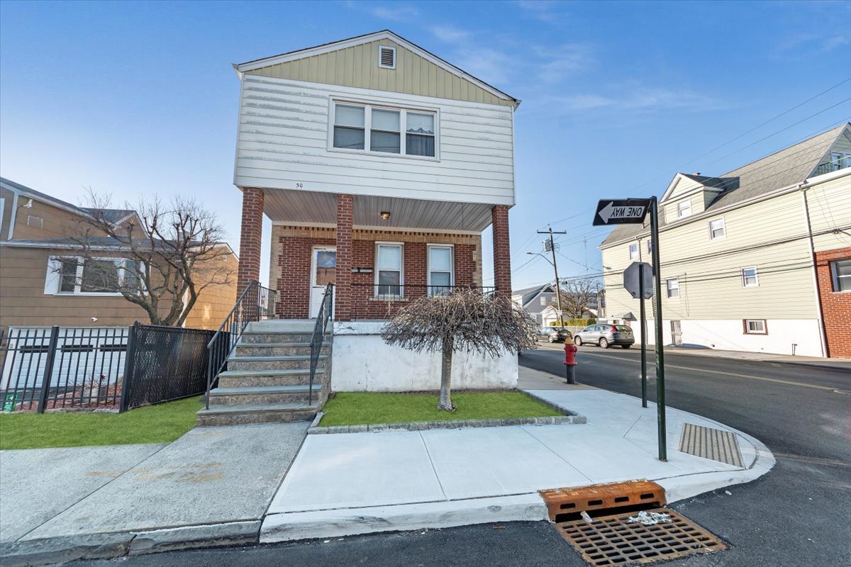 30 College Pl, Yonkers, NY for Sale